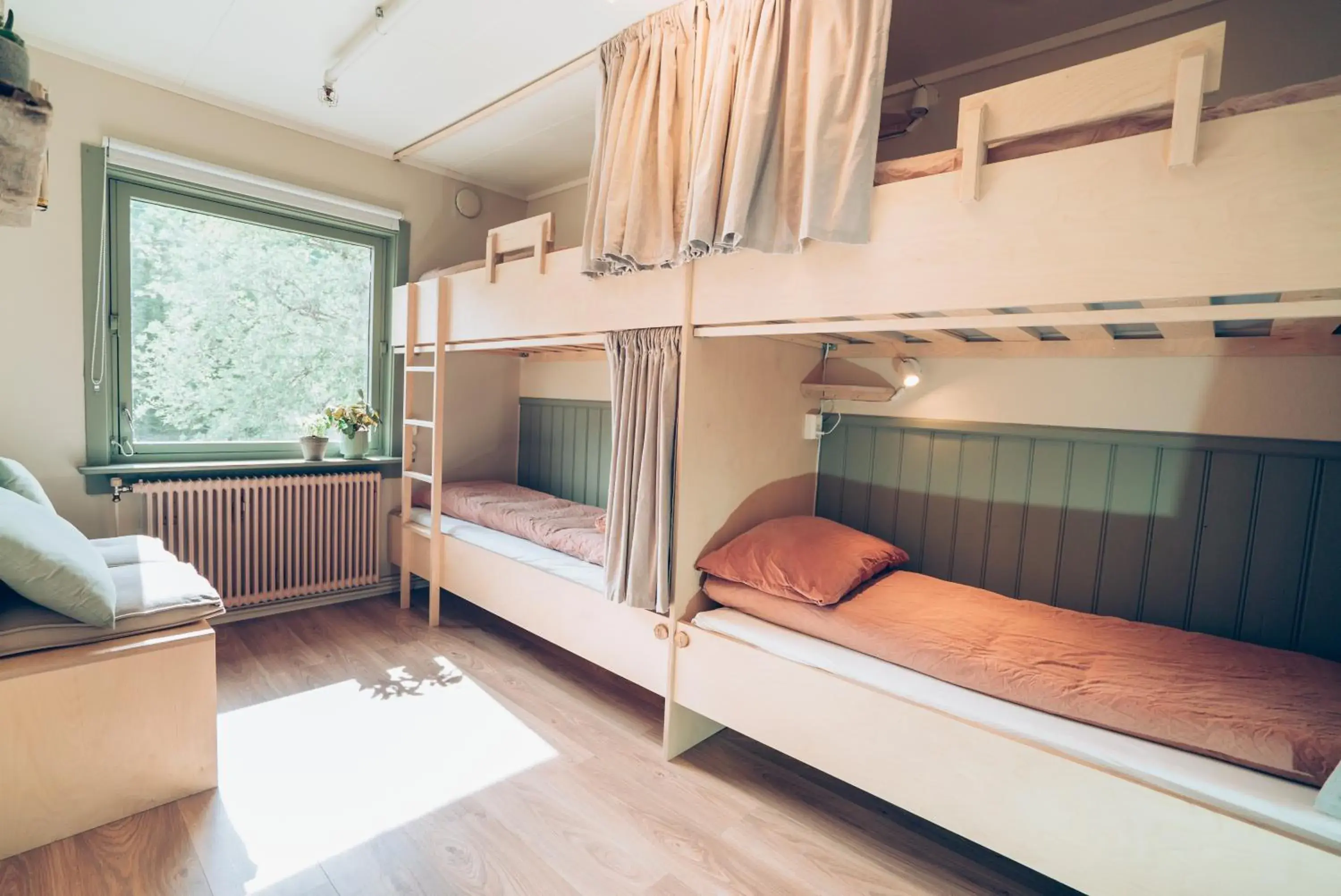 Bed in 4-Bed Mixed Dormitory Room in FURU Hostel & Café Bed in 4-Bed Mixed Dormitory Room in FURU Hostel & Café