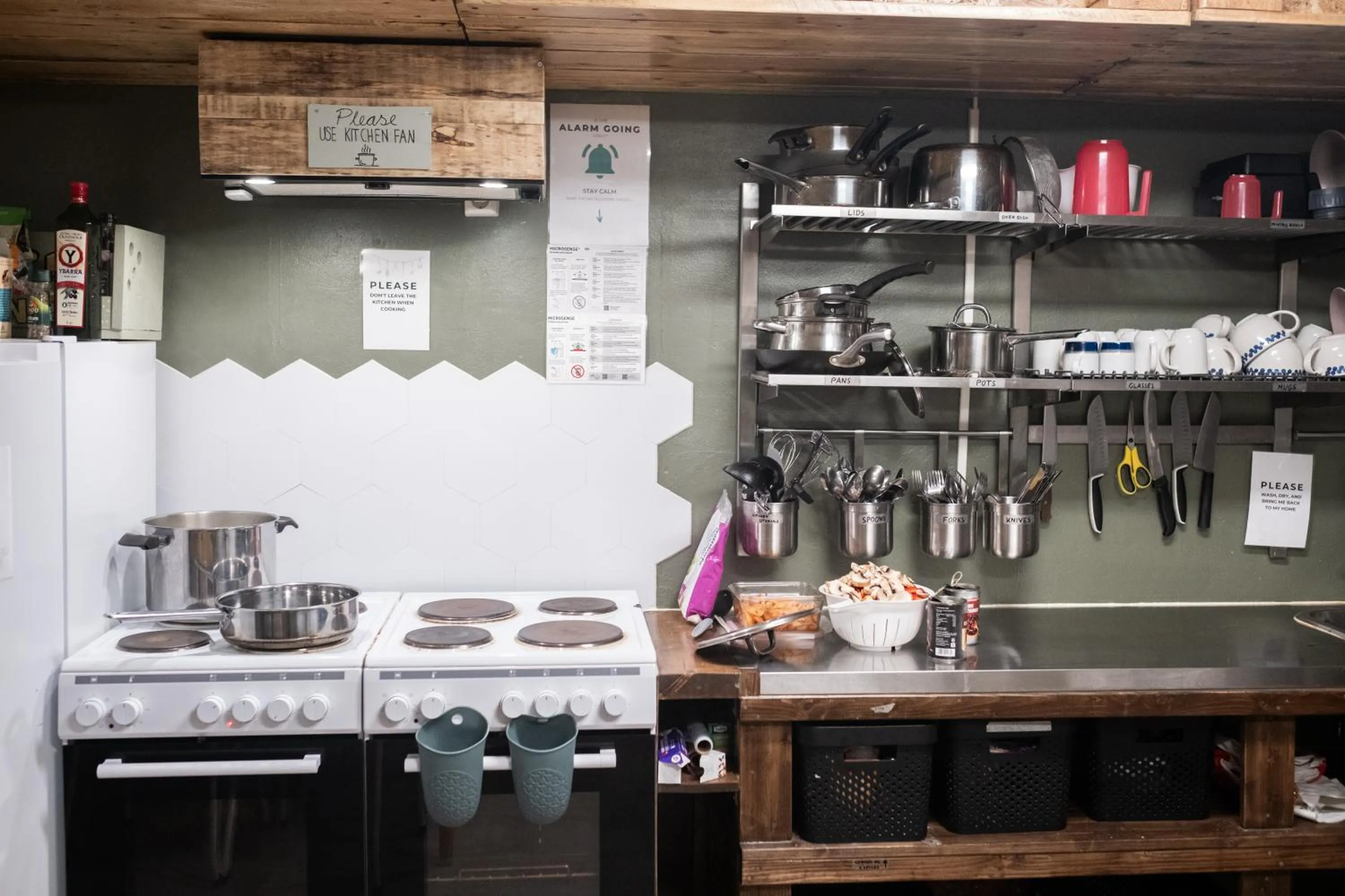 Kitchen or kitchenette in FURU Hostel & Café
