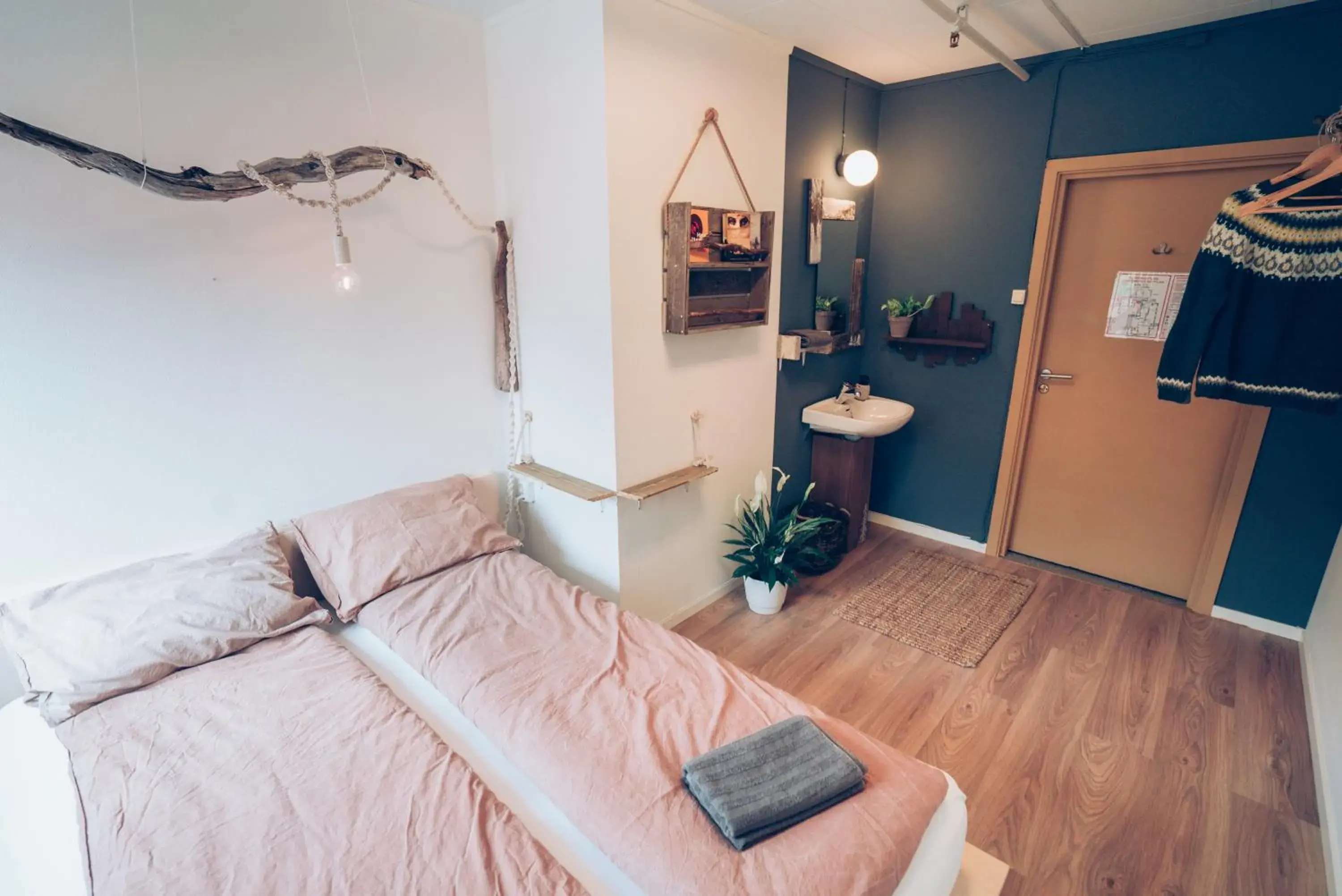Double Room with Shared Bathroom in FURU Hostel & Café Double Room with Shared Bathroom in FURU Hostel & Café