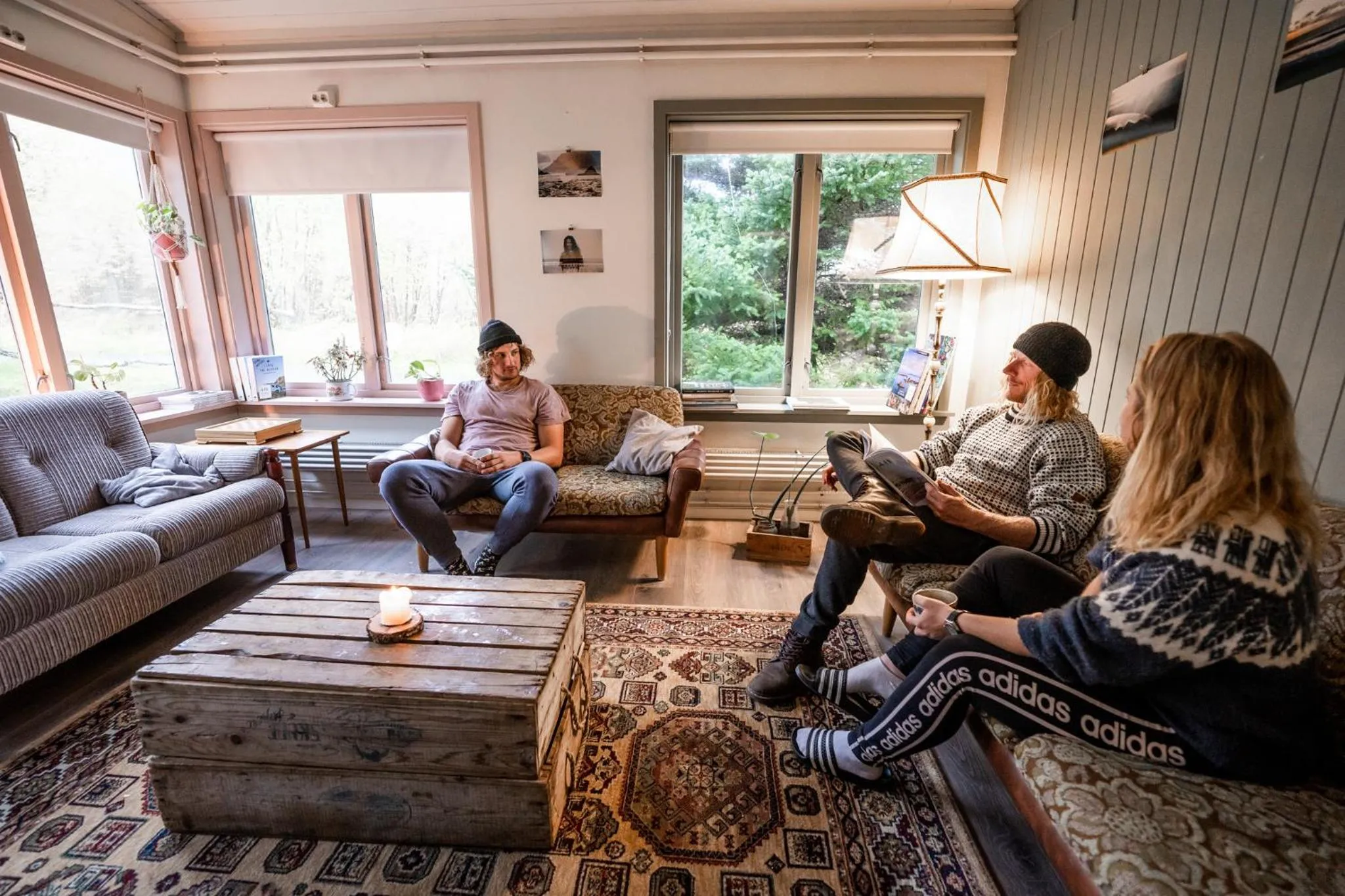 Communal lounge/ TV room in FURU Hostel & Café