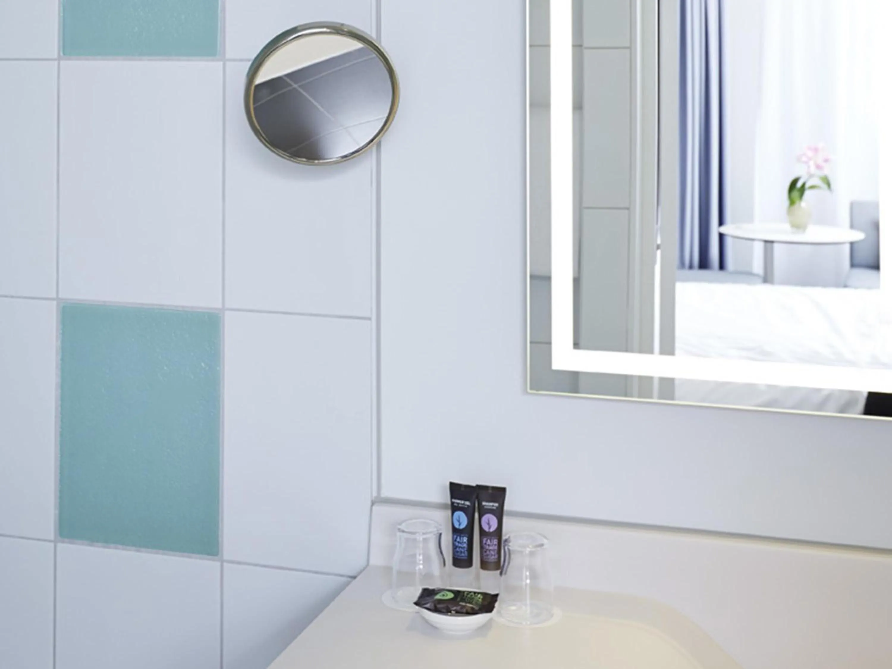 Bedroom in Novotel München City