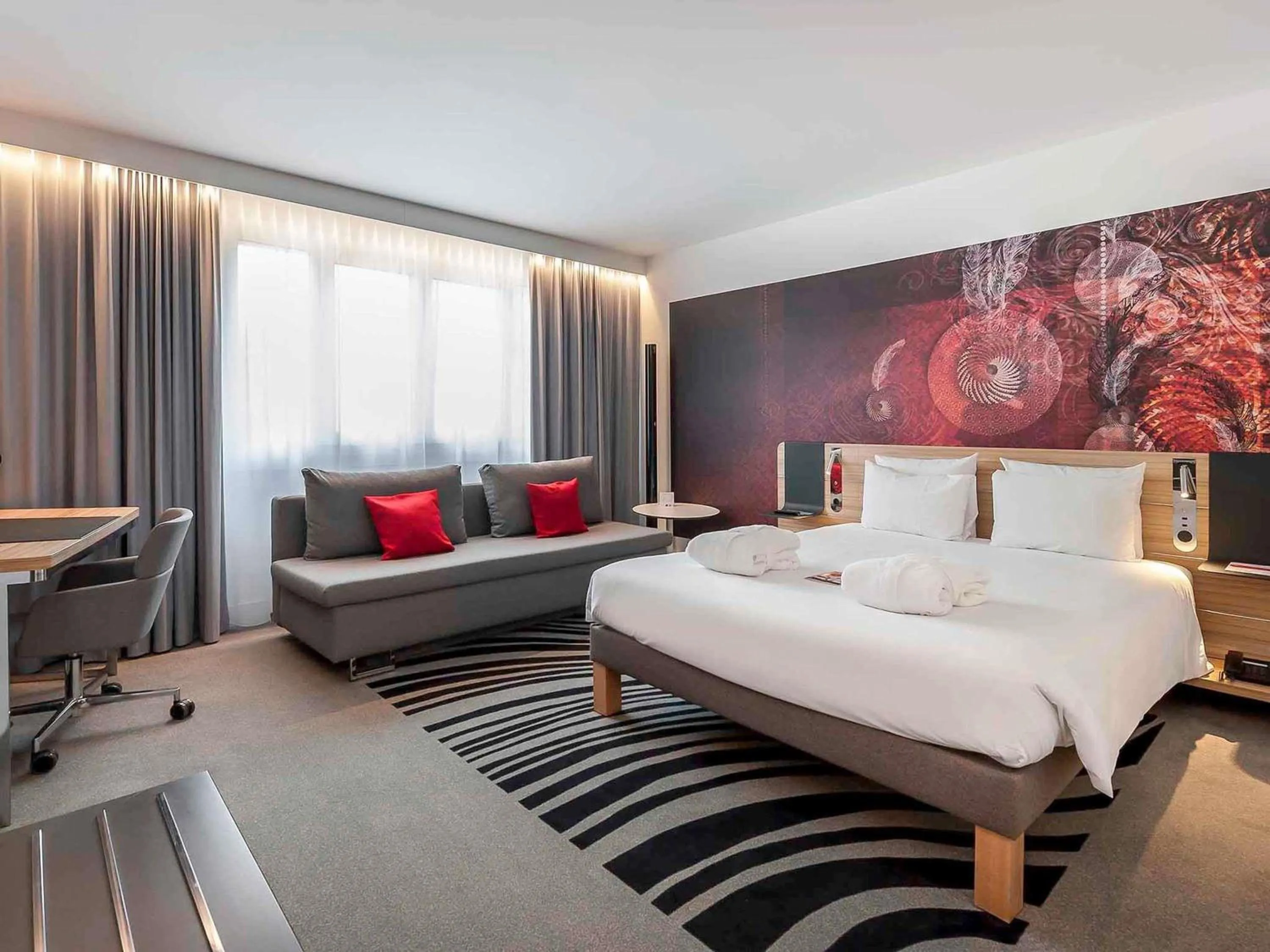 Bedroom, Bed in Novotel München City