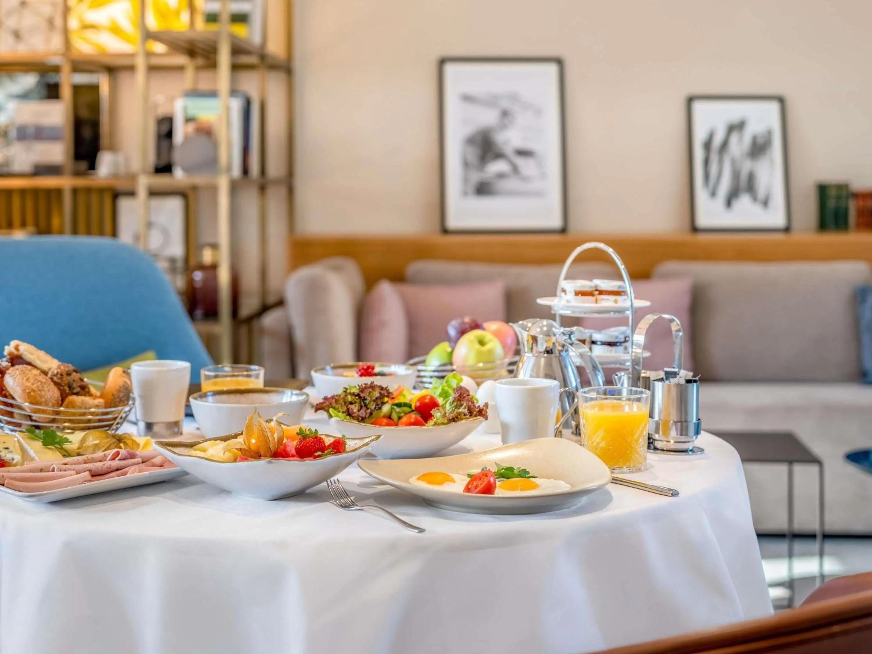 Breakfast in Novotel München City