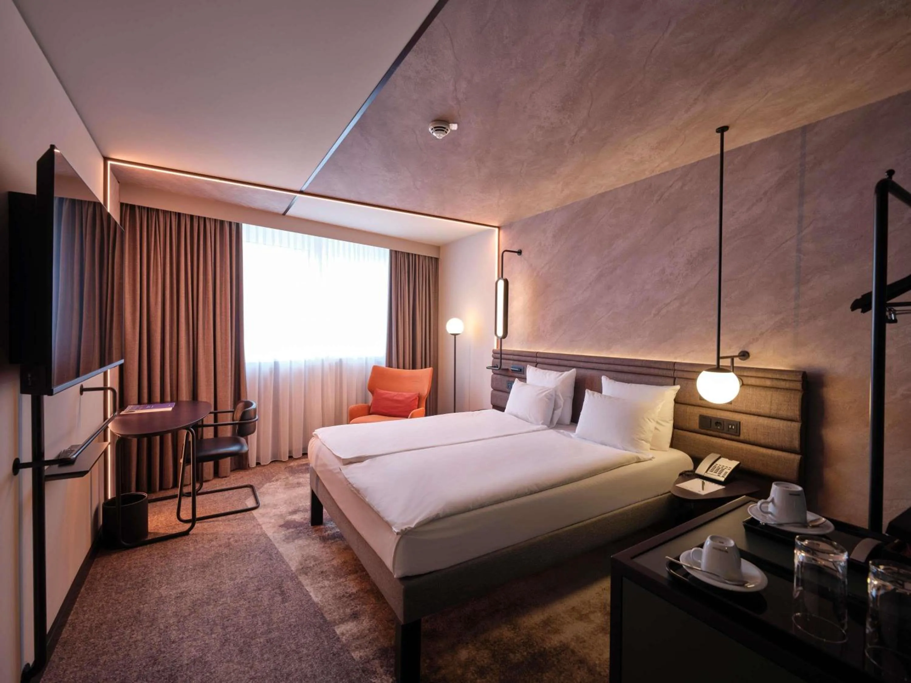 Bedroom, Bed in Novotel München City