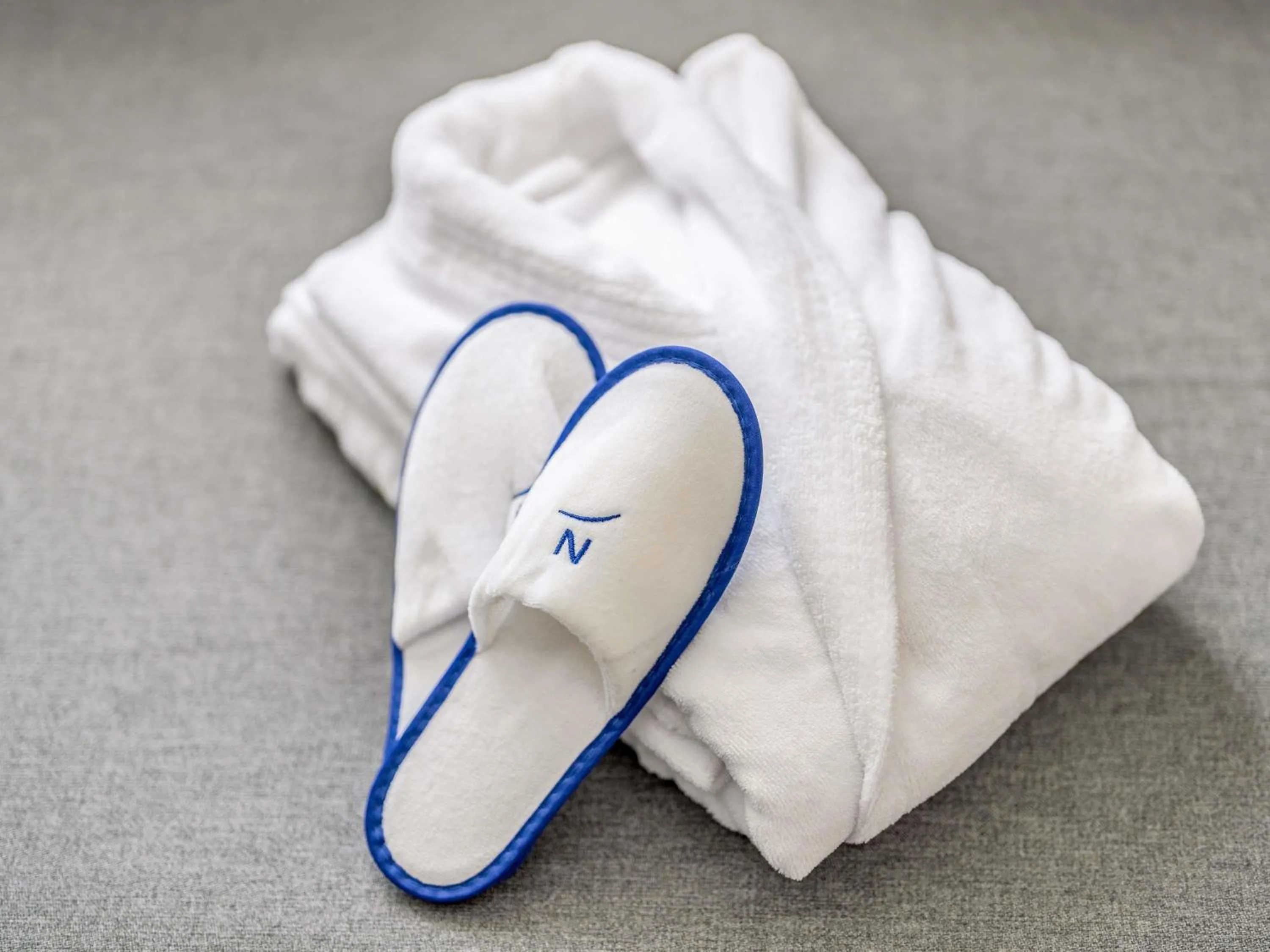 Bedroom in Novotel München City