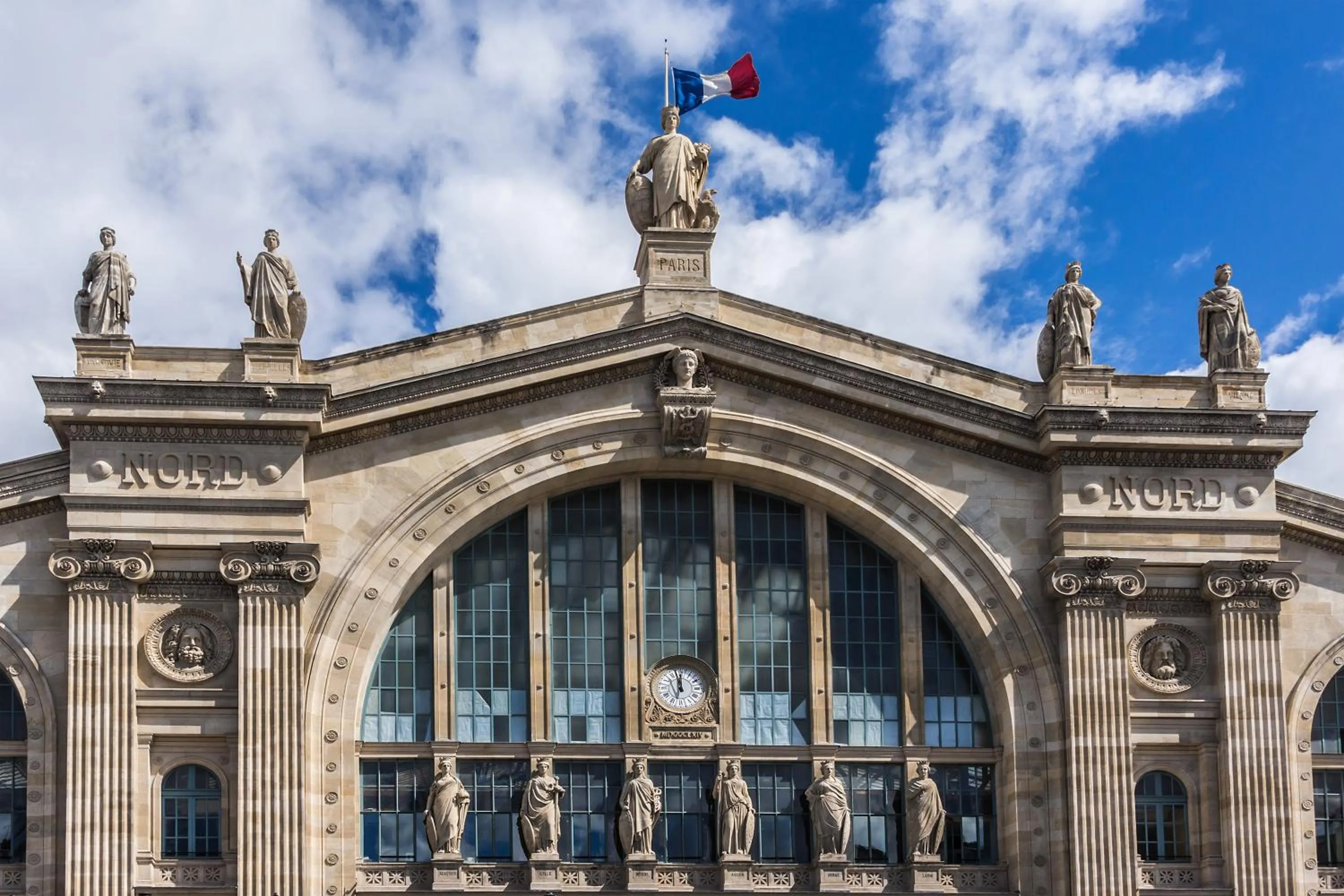 Nearby landmark in NEW Paradis - 2Bdrs Flat in the Heart of Paris