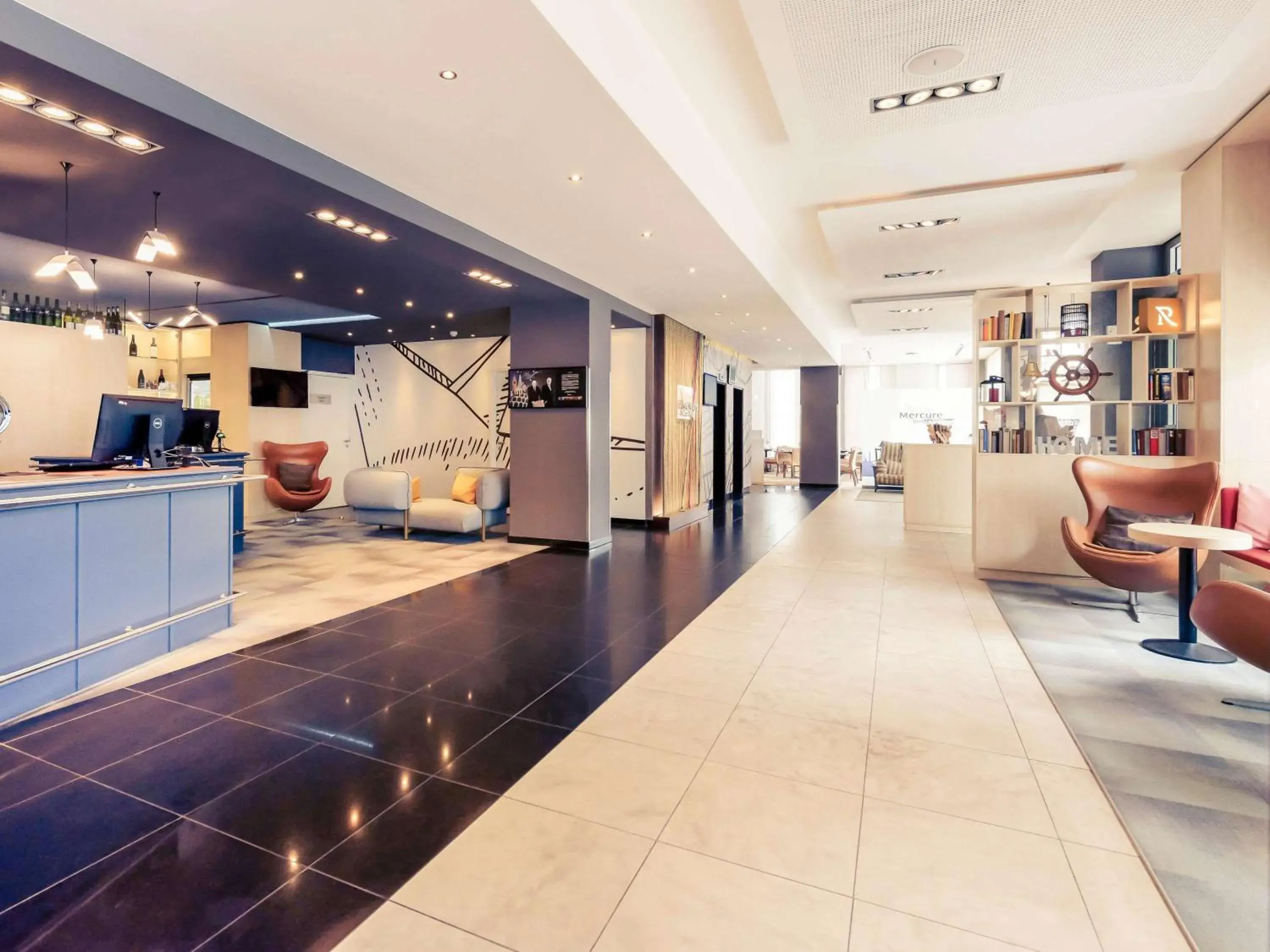 Property building in Mercure Hotel Hamburg Mitte Property building in Mercure Hotel Hamburg Mitte