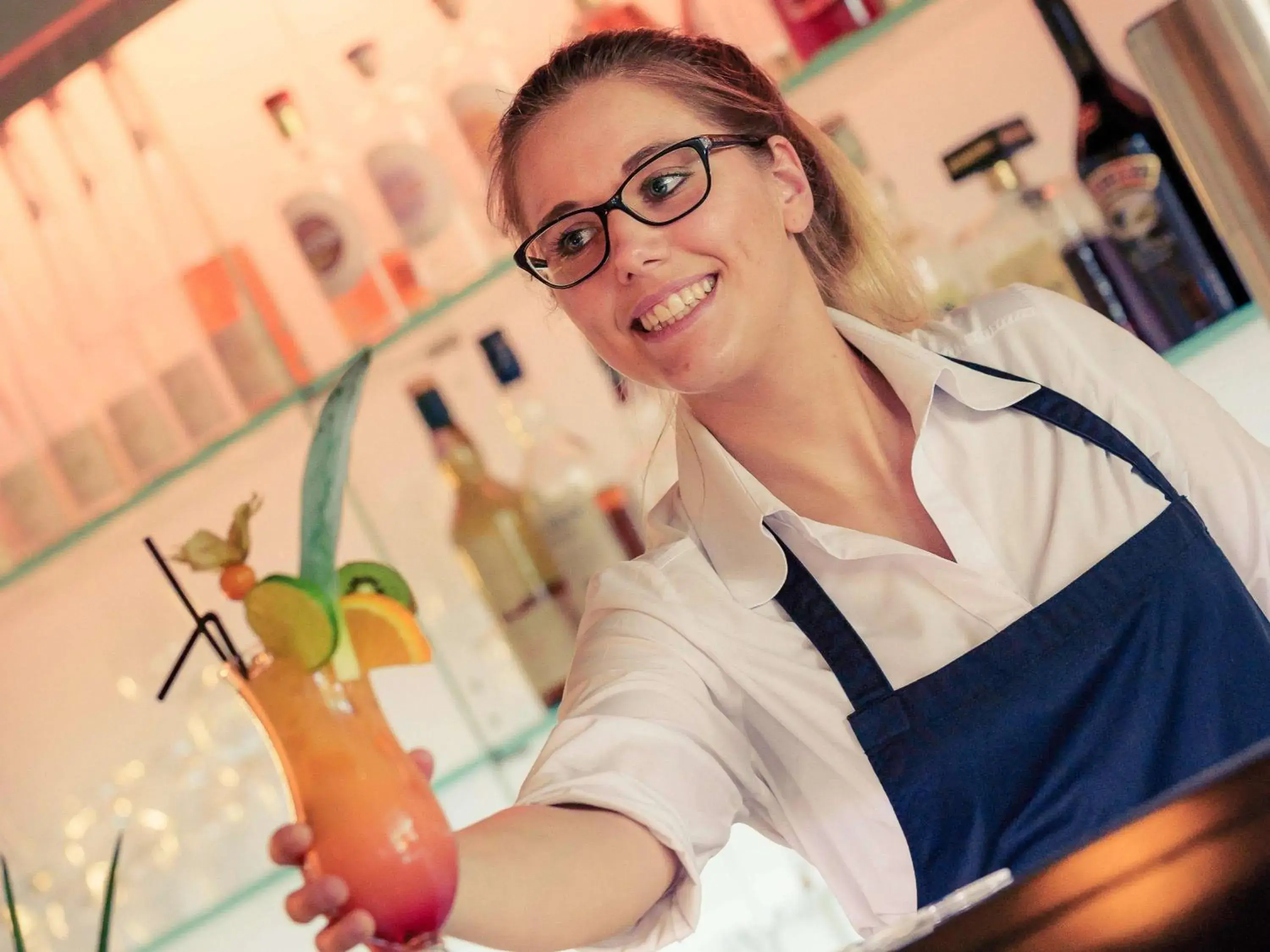 Lounge or bar in Mercure Hotel Hamburg Mitte Lounge or bar in Mercure Hotel Hamburg Mitte