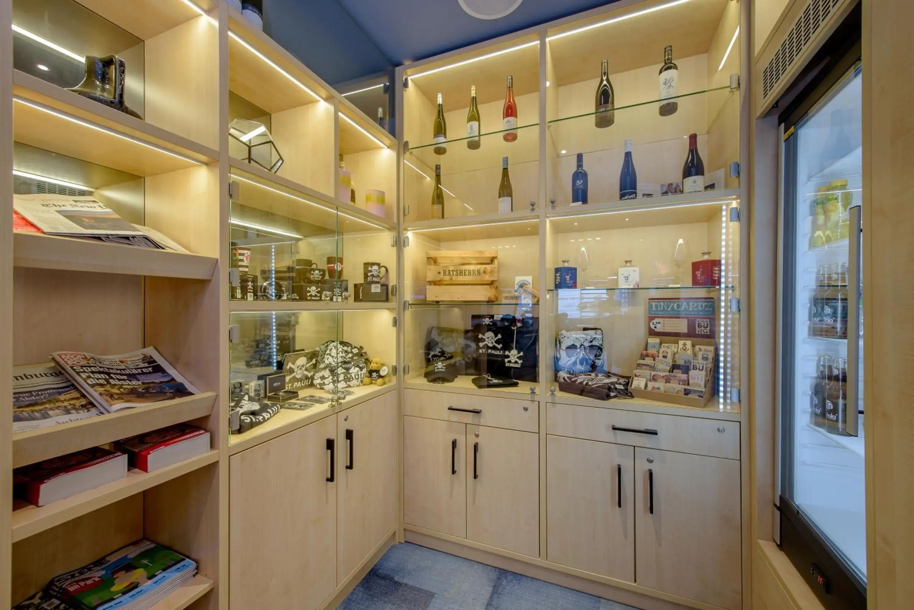 Lobby or reception in Mercure Hotel Hamburg Mitte Lobby or reception in Mercure Hotel Hamburg Mitte