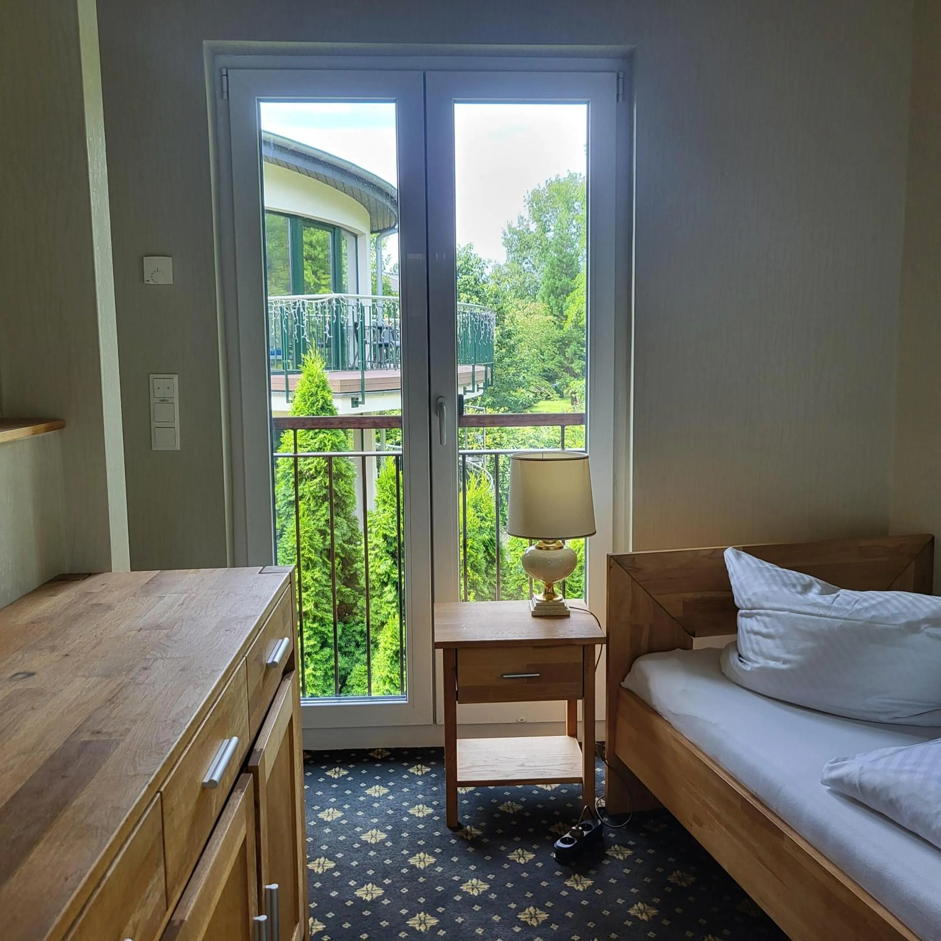 Garden view, Bed in Fischhaus Wendisch Rietz