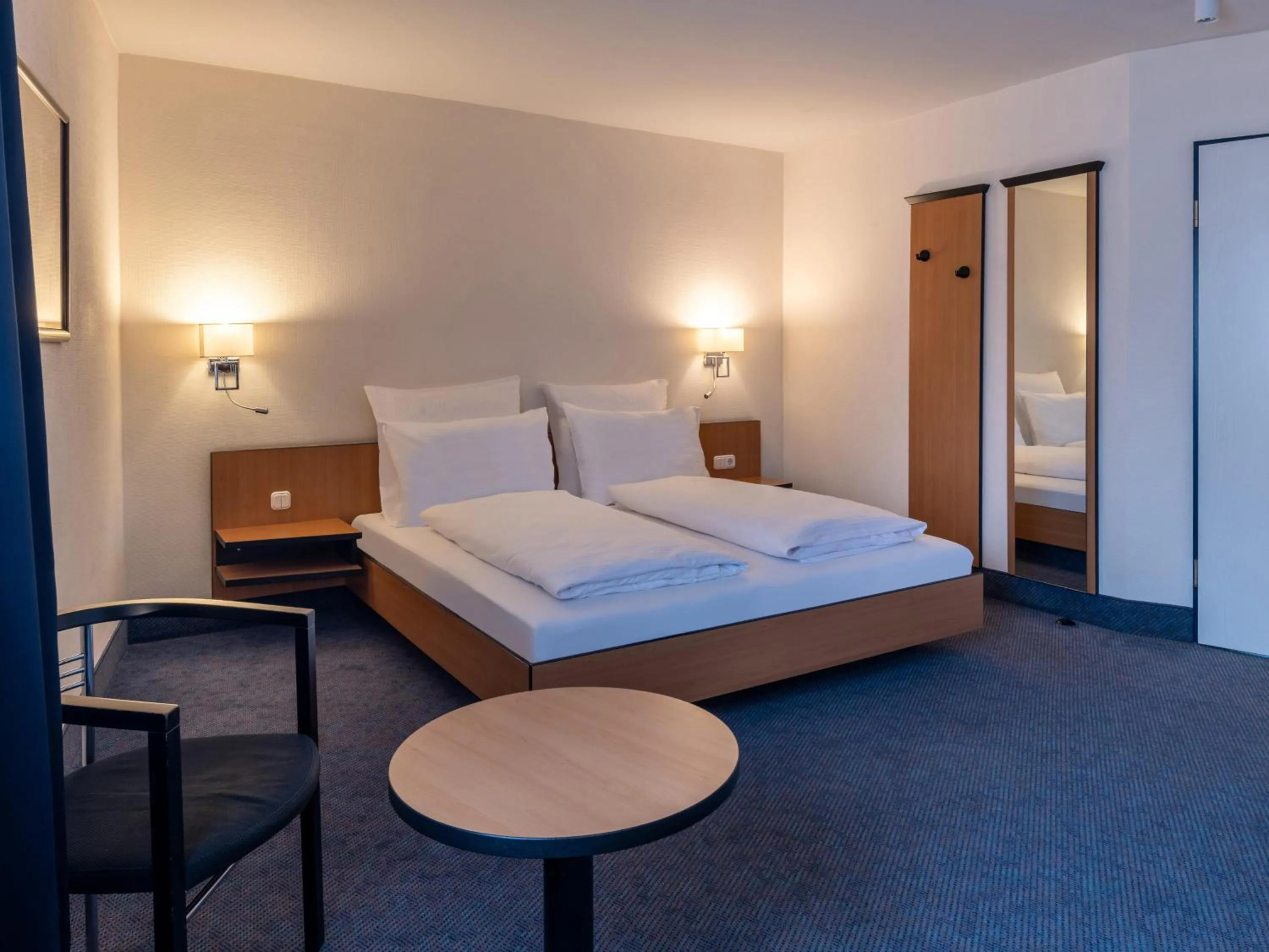 Photo of the whole room, Bed in Best Western Hotel de Ville