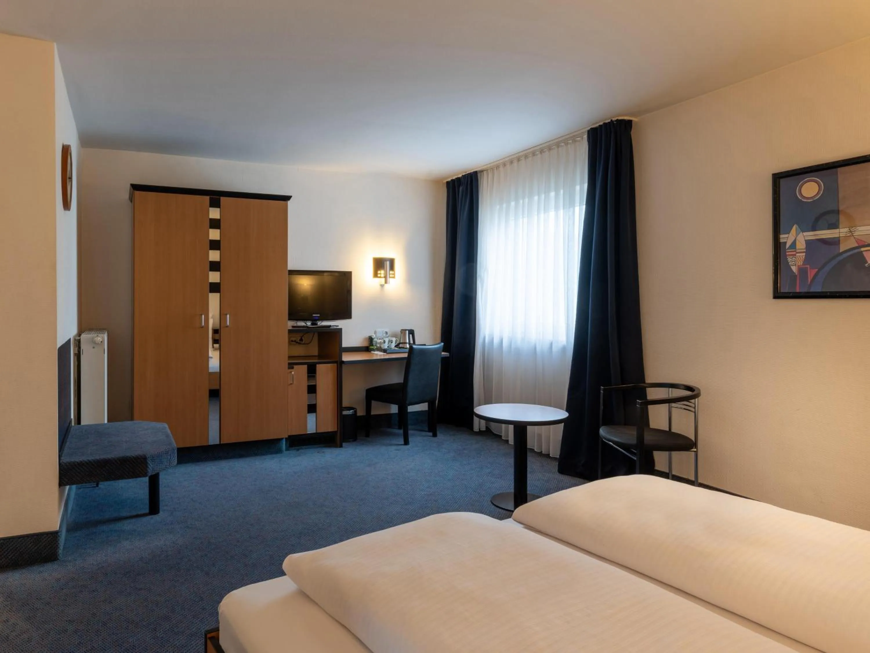 Photo of the whole room, Bed in Best Western Hotel de Ville