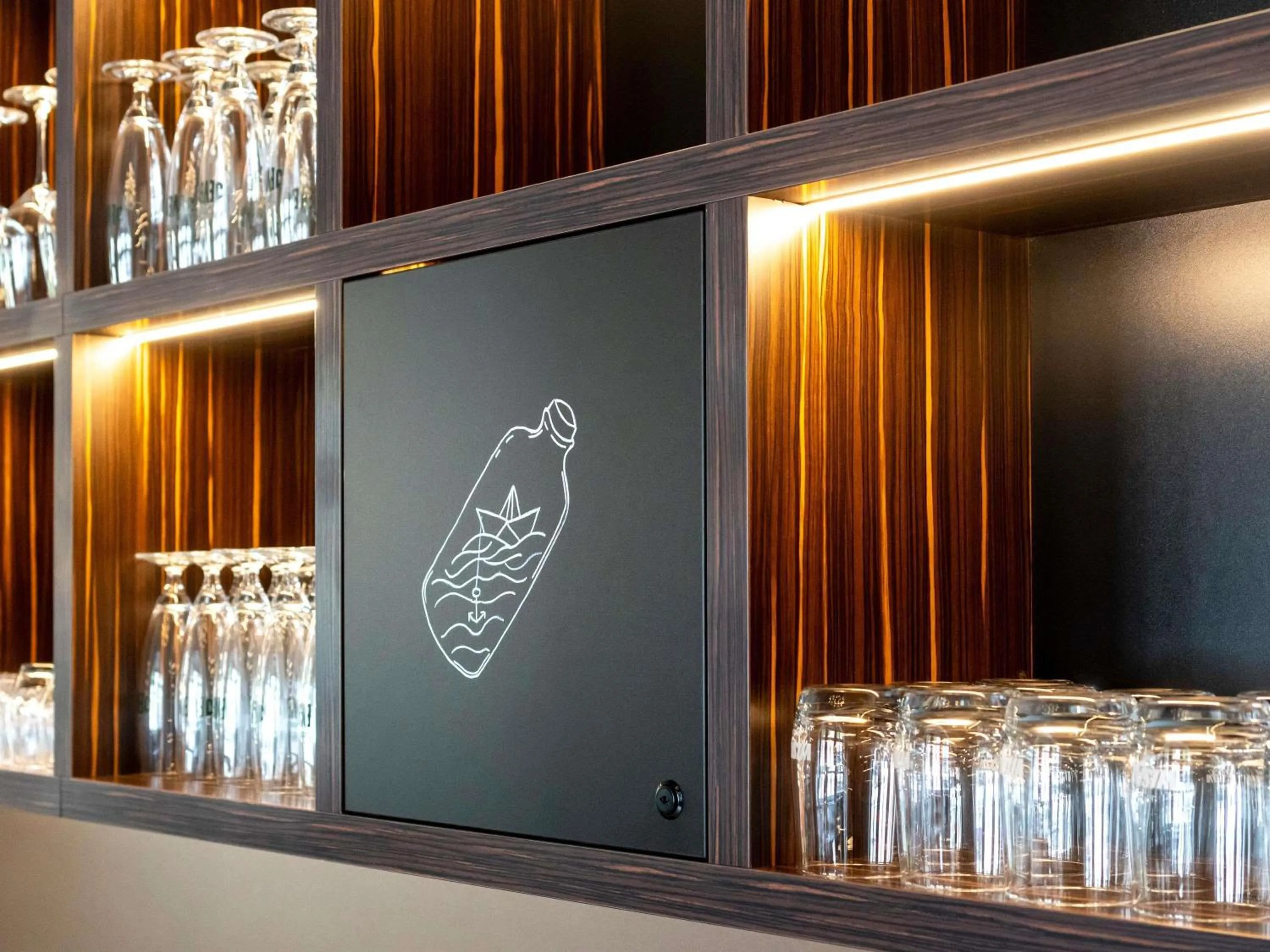 Lounge or bar in Mercure Hotel Luebeck City Center