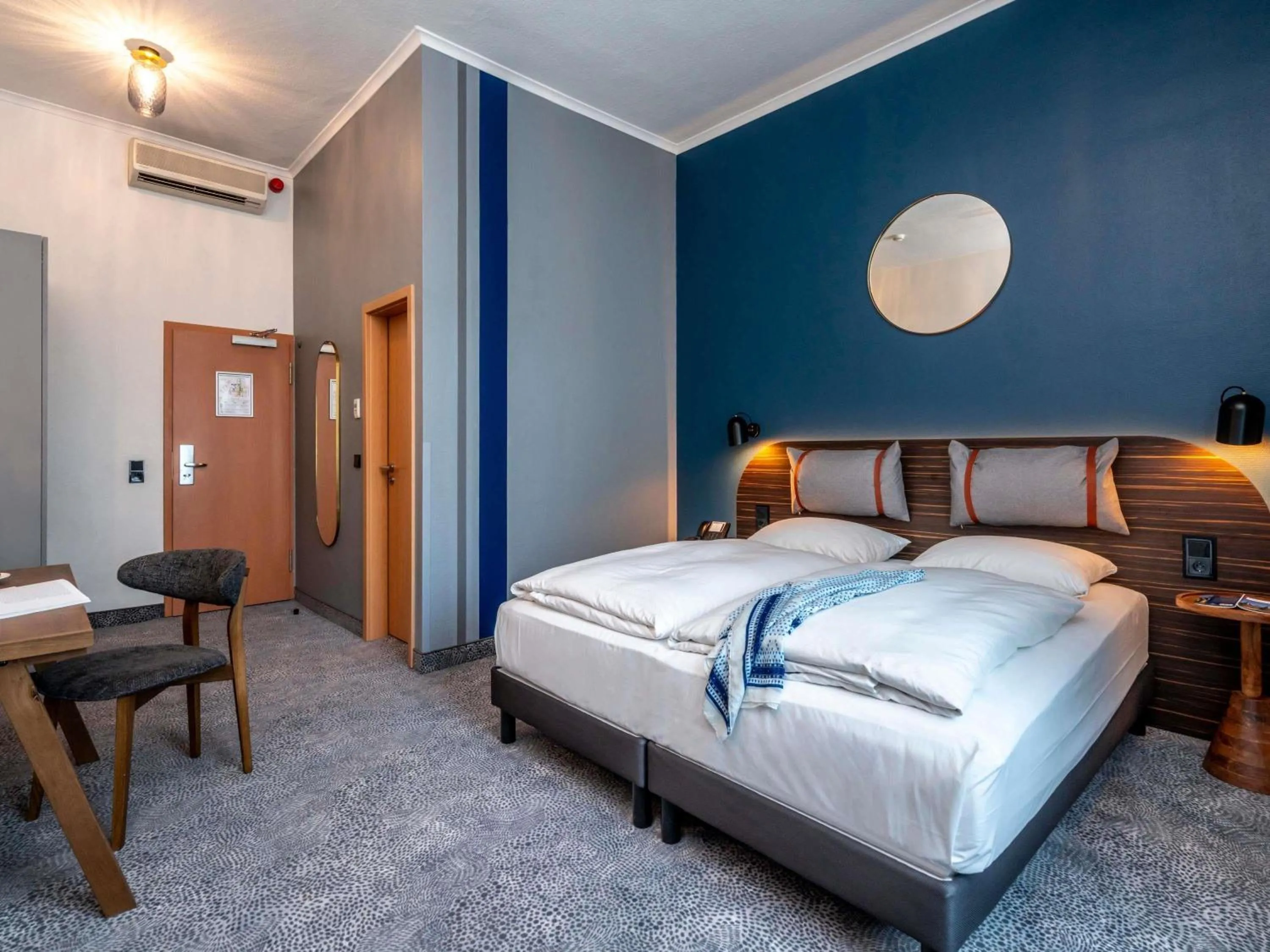 Bedroom, Bed in Mercure Hotel Luebeck City Center