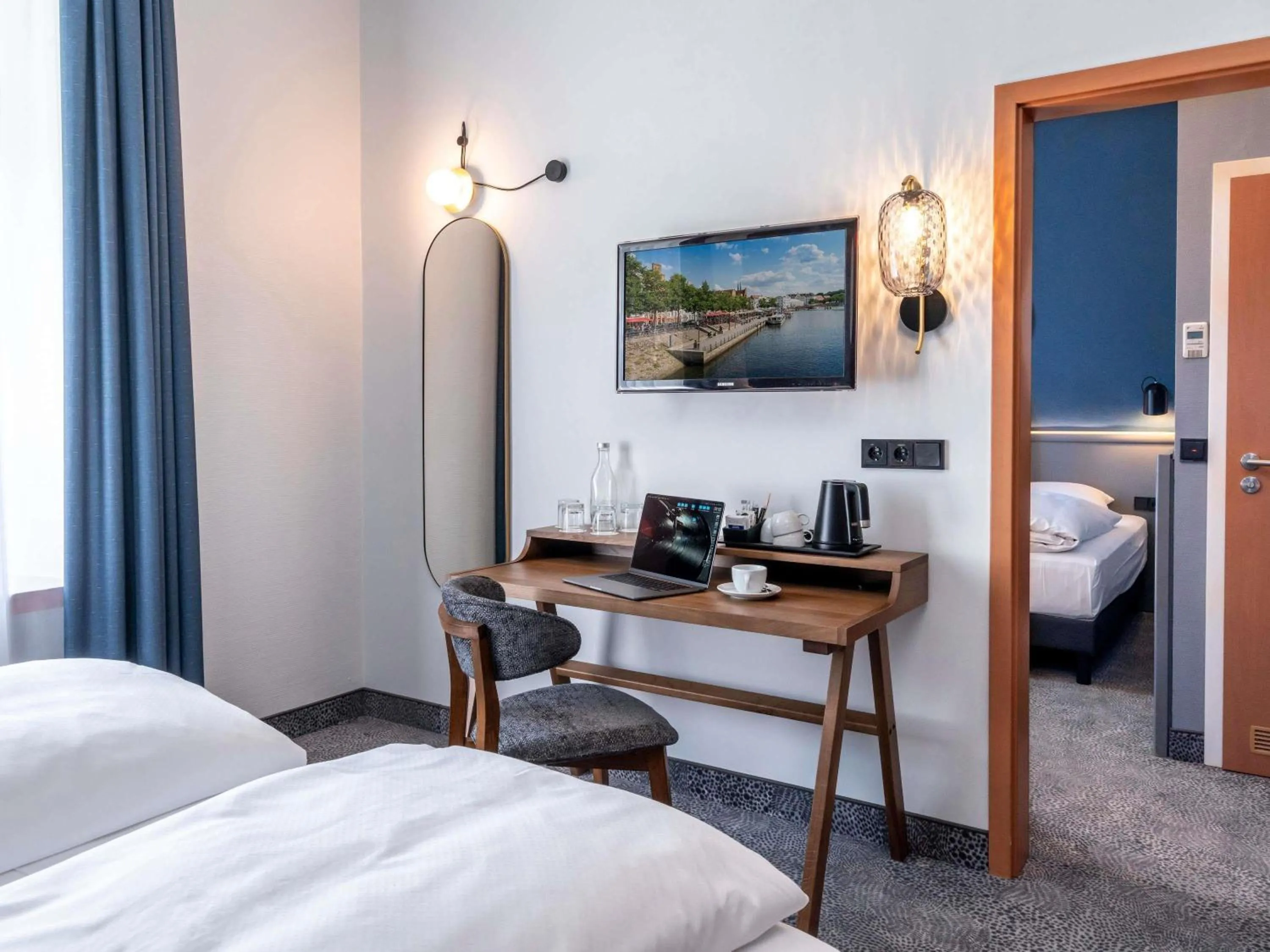 Bedroom, Bed in Mercure Hotel Luebeck City Center