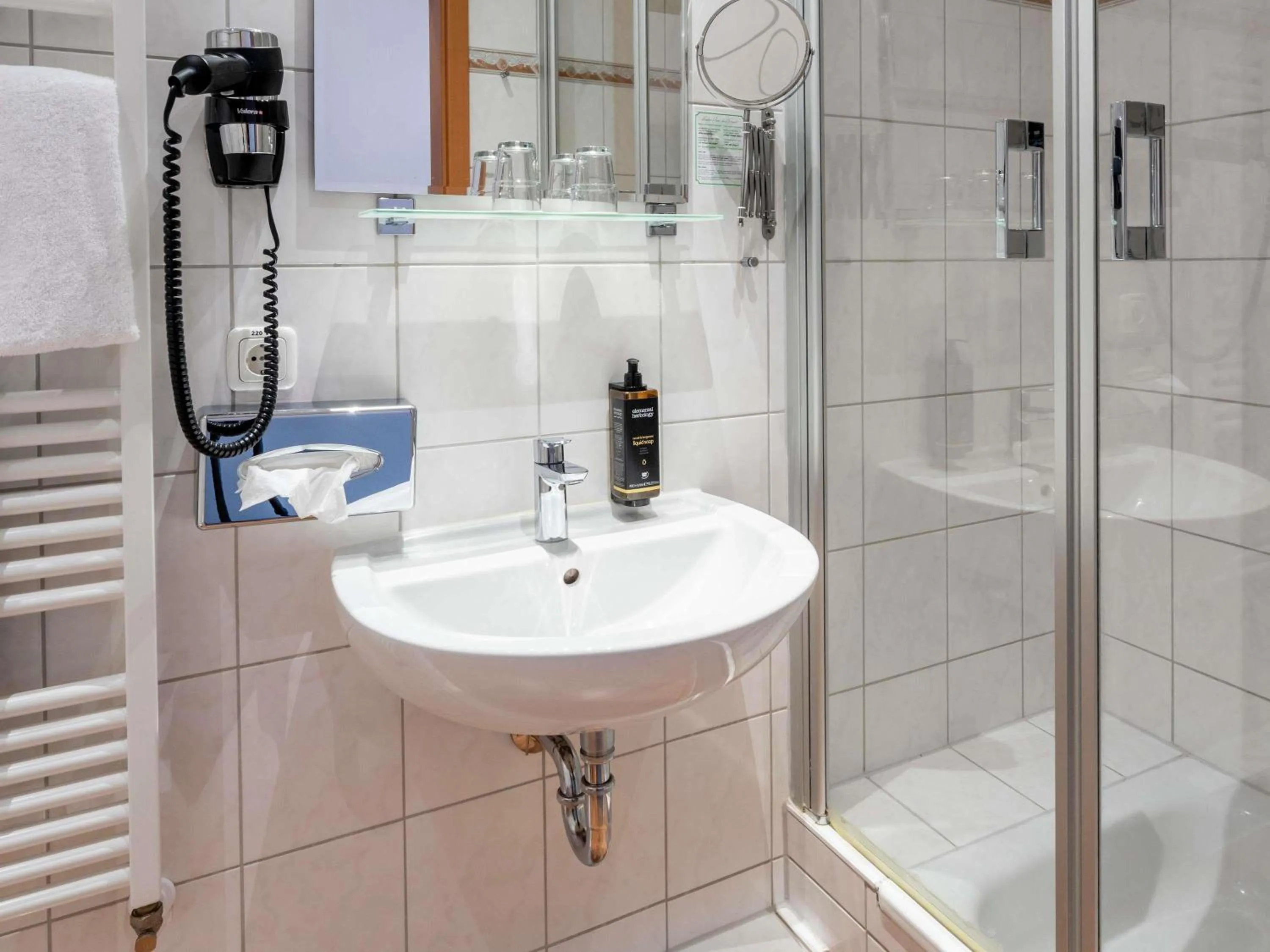 Bedroom in Mercure Hotel Luebeck City Center