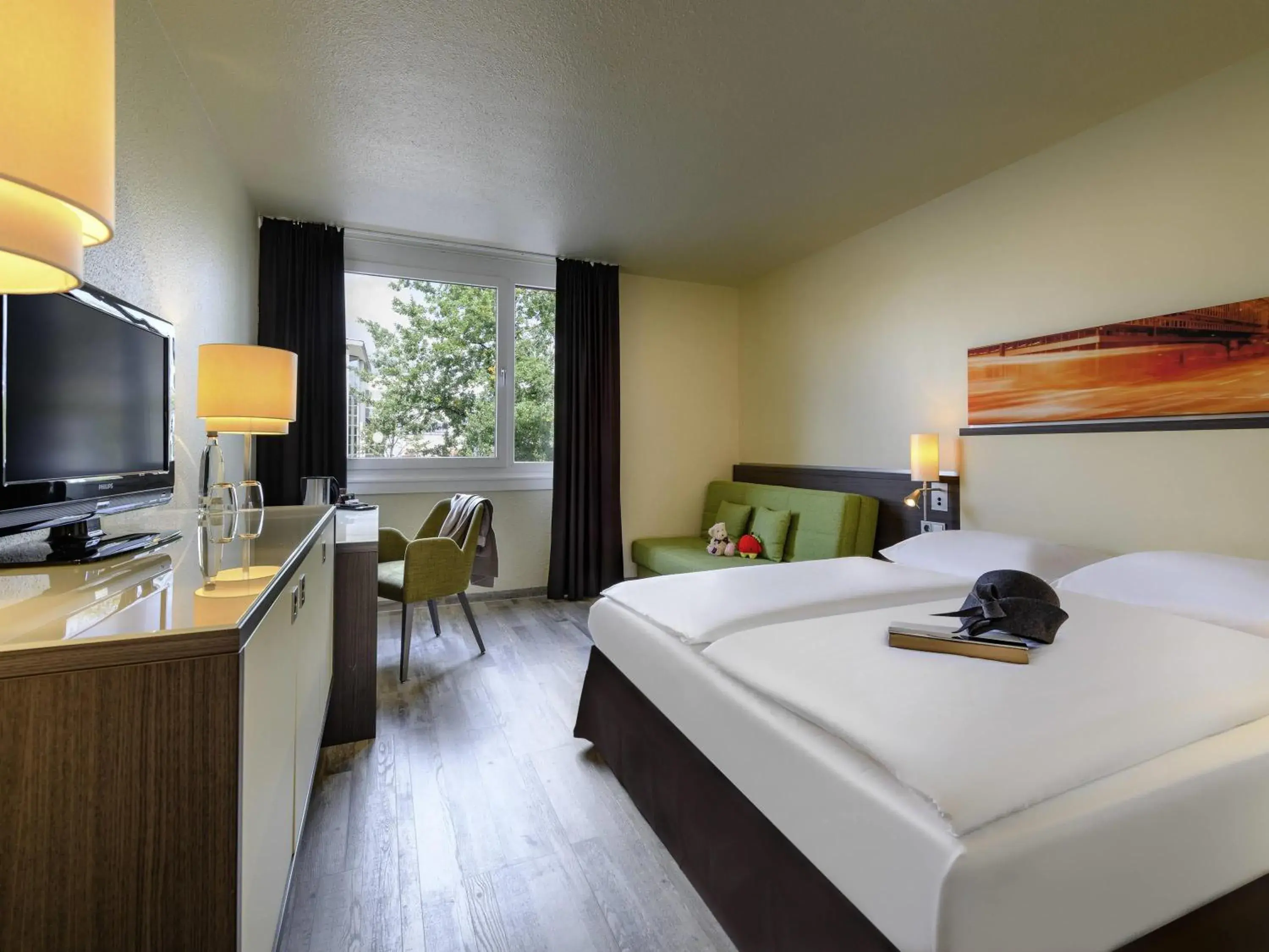 Bedroom, Bed in Mercure Hotel Köln West Bedroom, Bed in Mercure Hotel Köln West