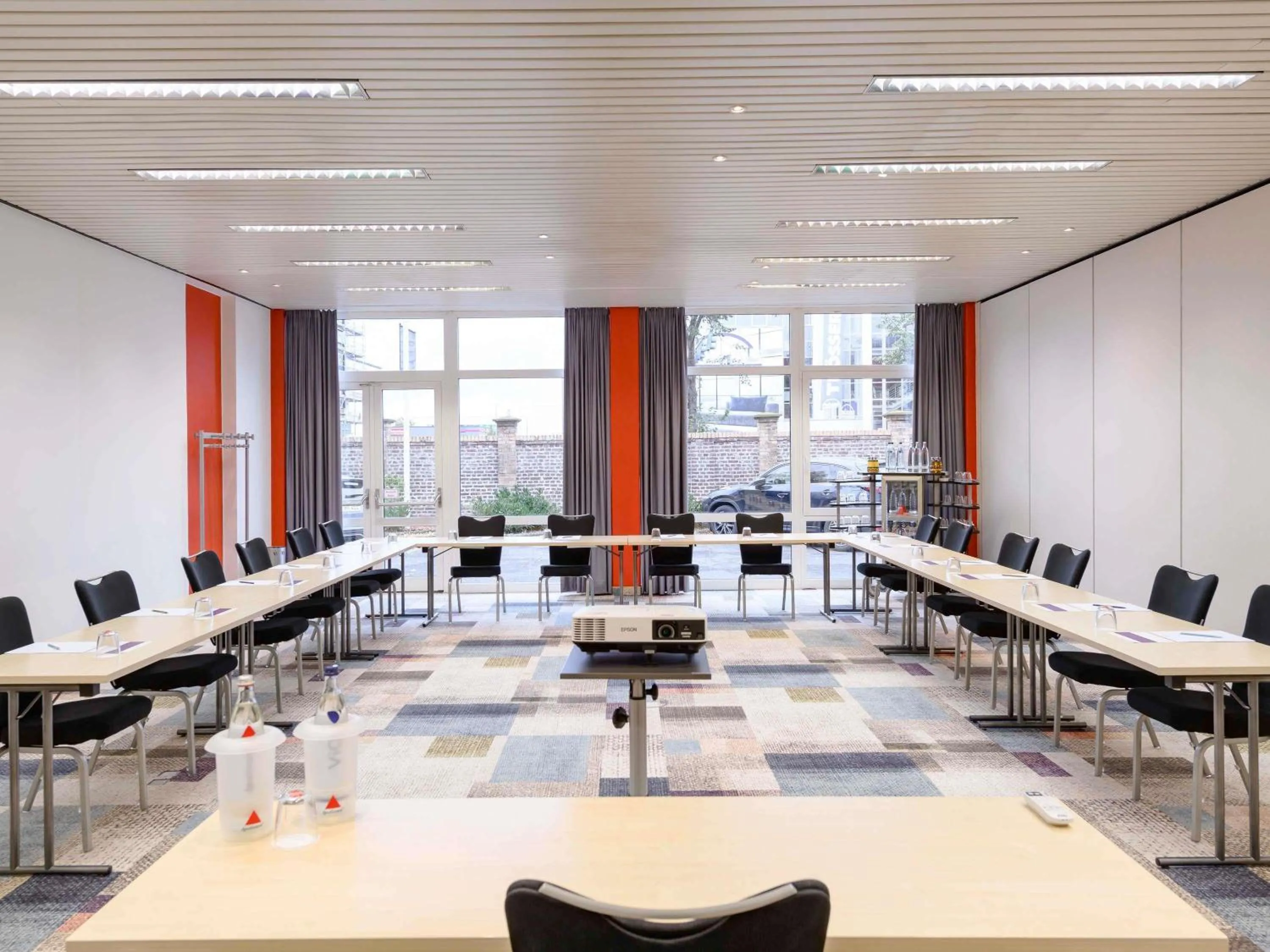 Meeting/conference room in Mercure Hotel Köln West