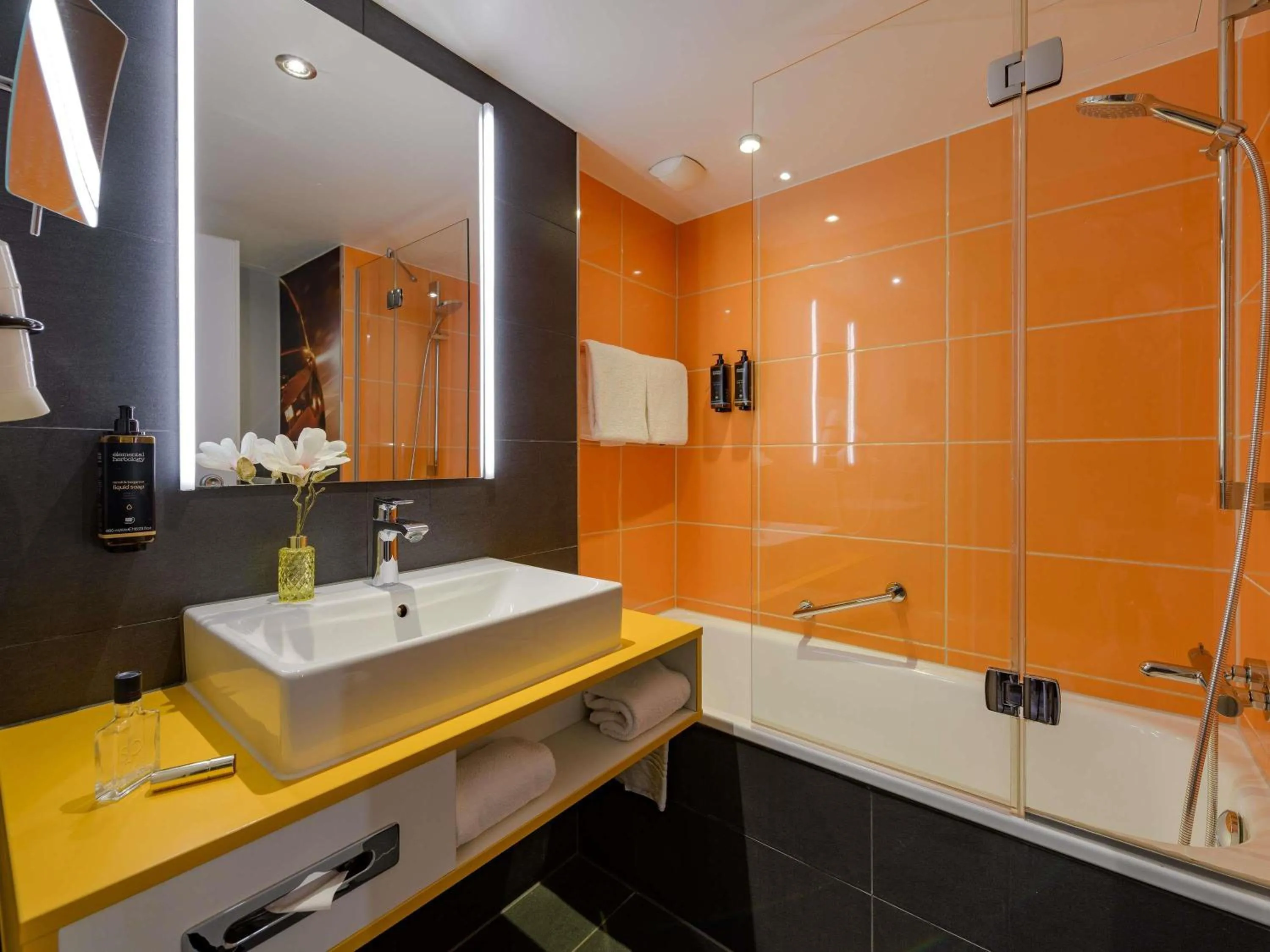 Bedroom in Mercure Hotel Köln West