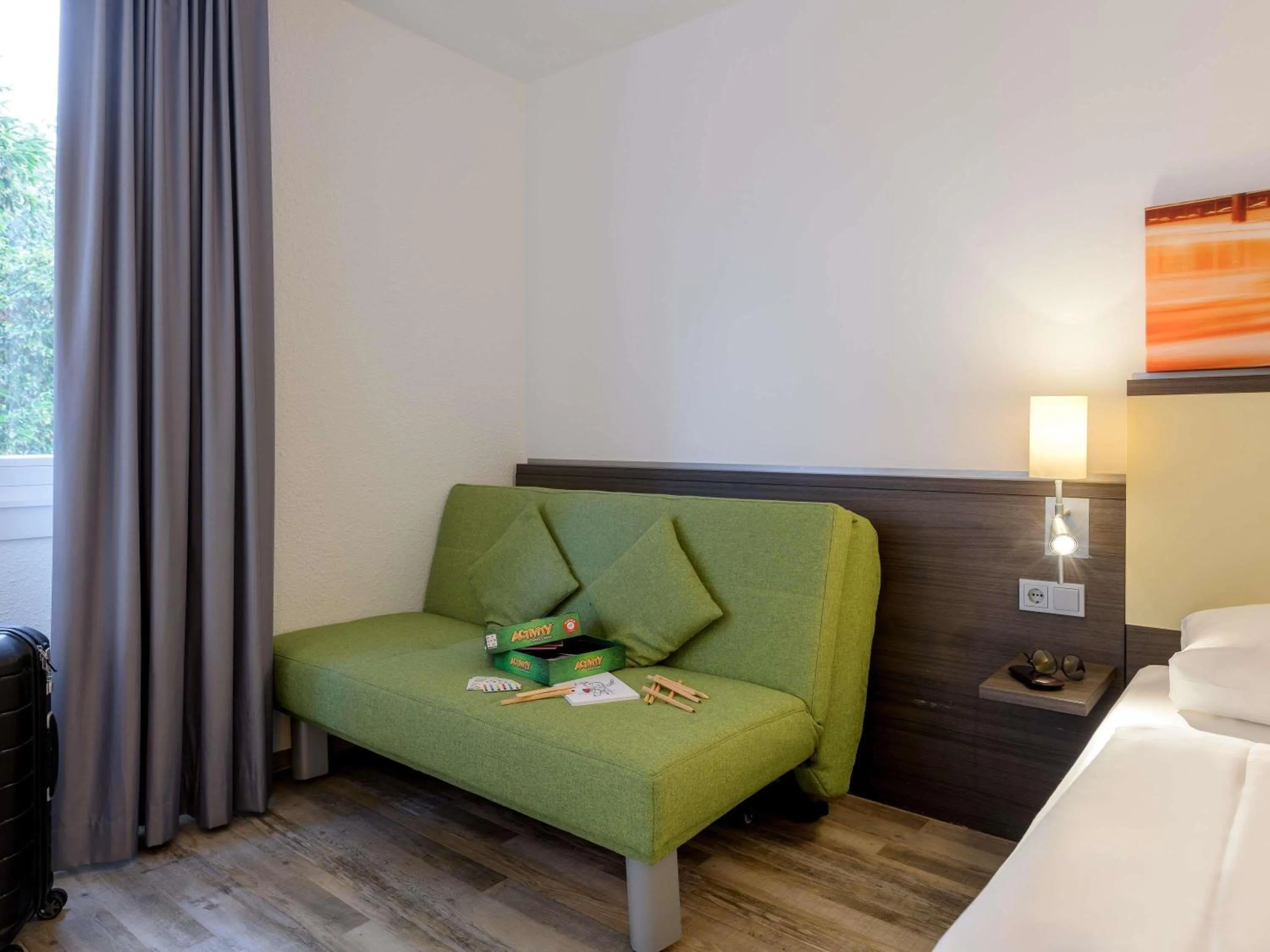 Bedroom, Bed in Mercure Hotel Köln West