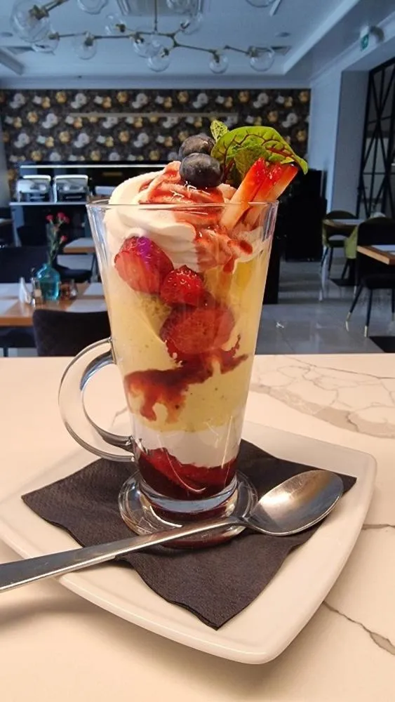 Restaurant/places to eat in Hotel Polonia