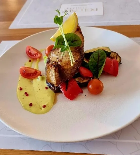 Restaurant/places to eat in Hotel Polonia