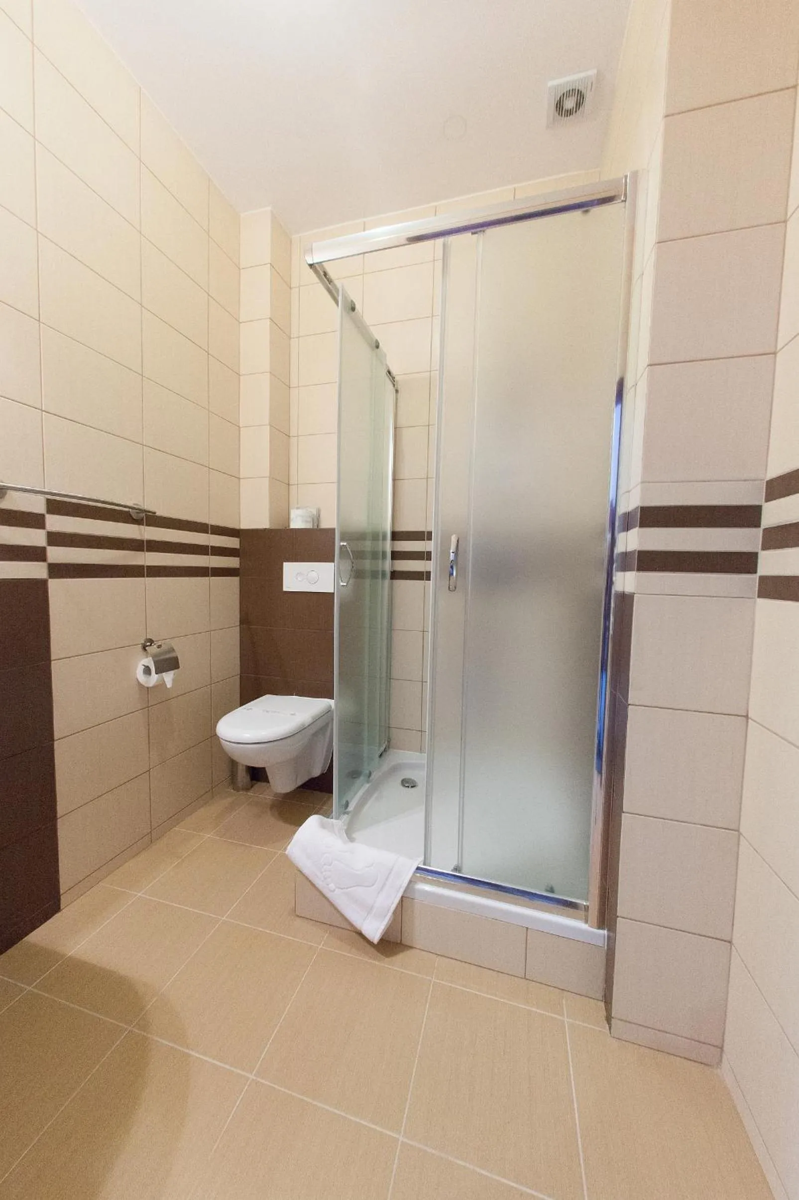 Shower in Hotel Polonia