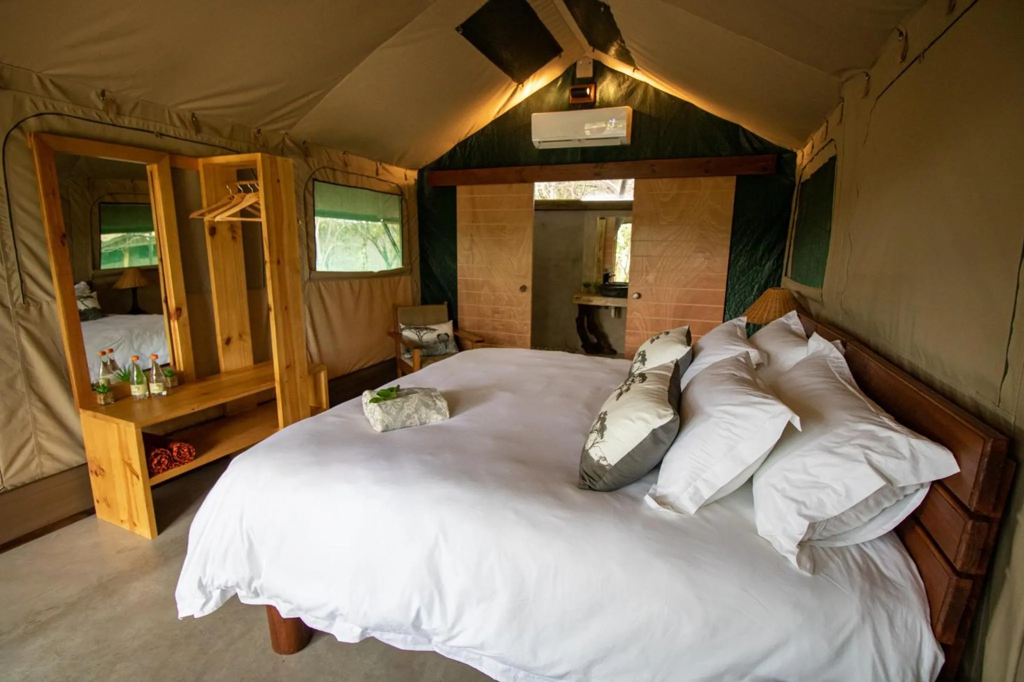 Bedroom, Bed in Little Africa Safari Lodge