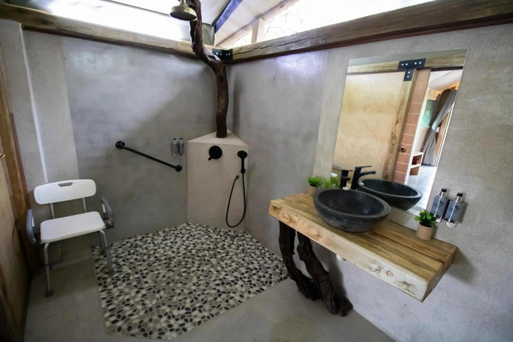 Bathroom in Little Africa Safari Lodge
