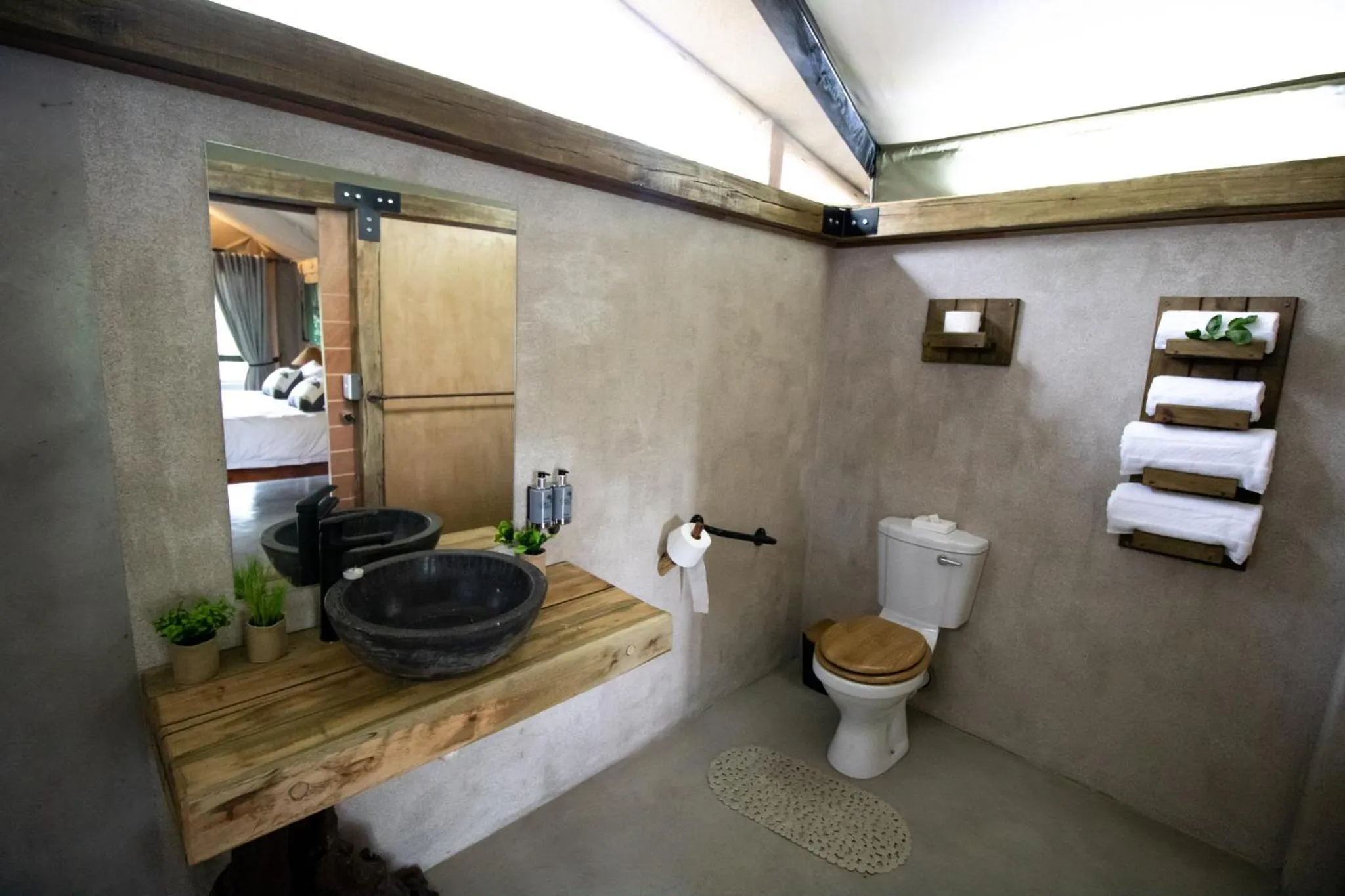 Bathroom in Little Africa Safari Lodge