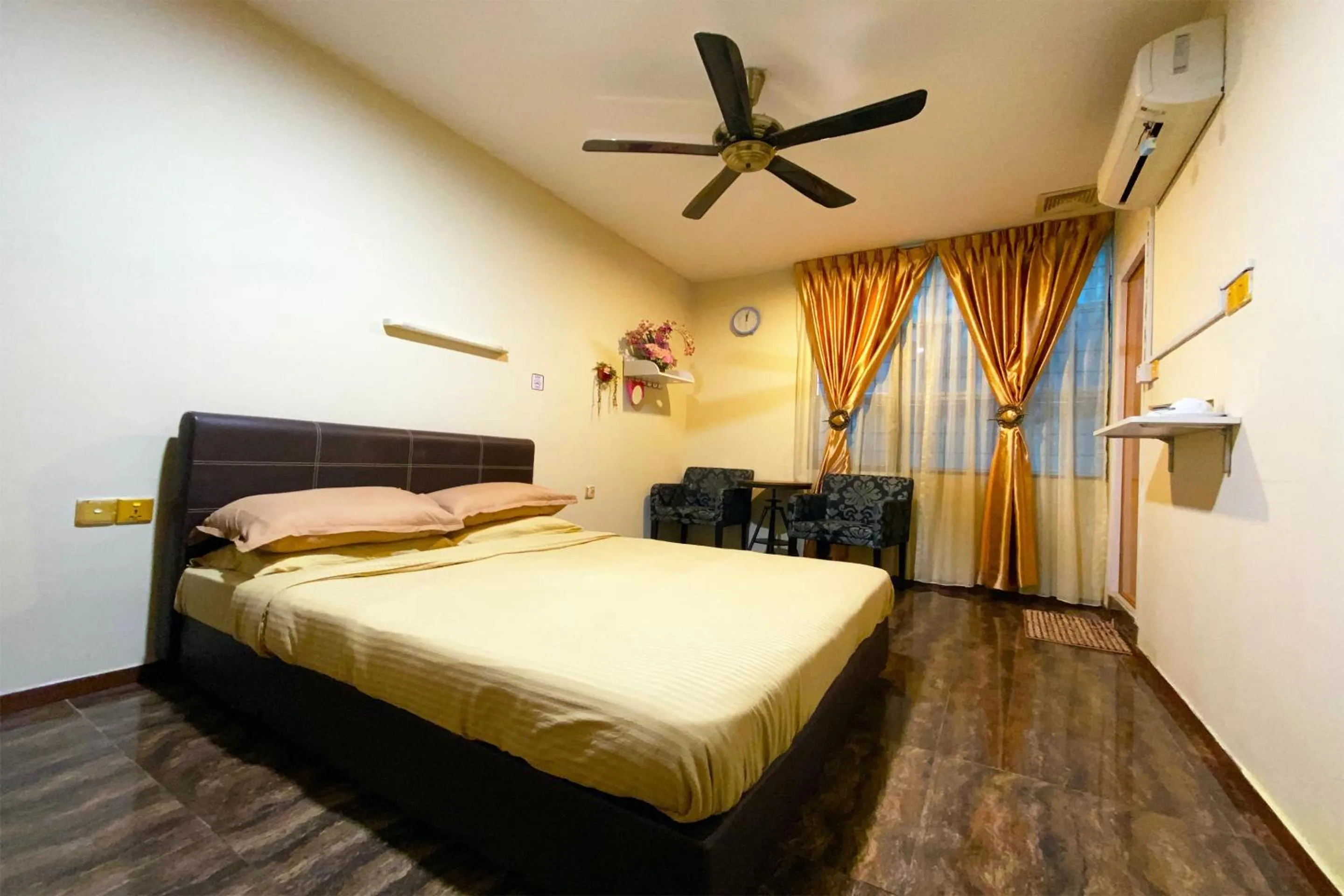 Bedroom, Bed in Hotel O Rebecca's Homes