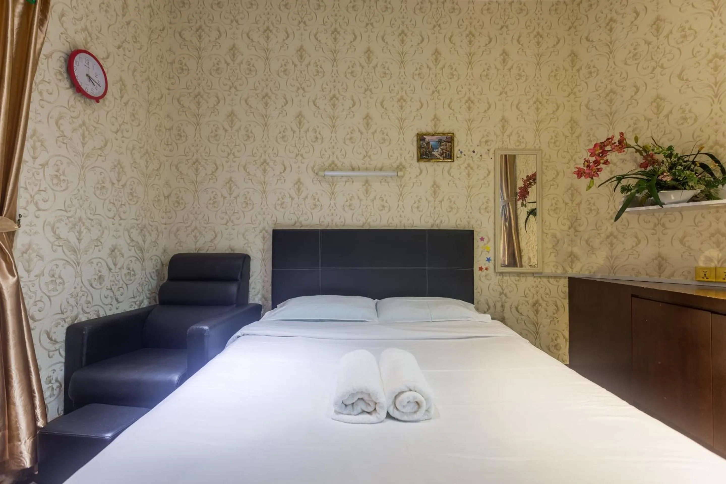 Bedroom, Bed in Hotel O Rebecca's Homes