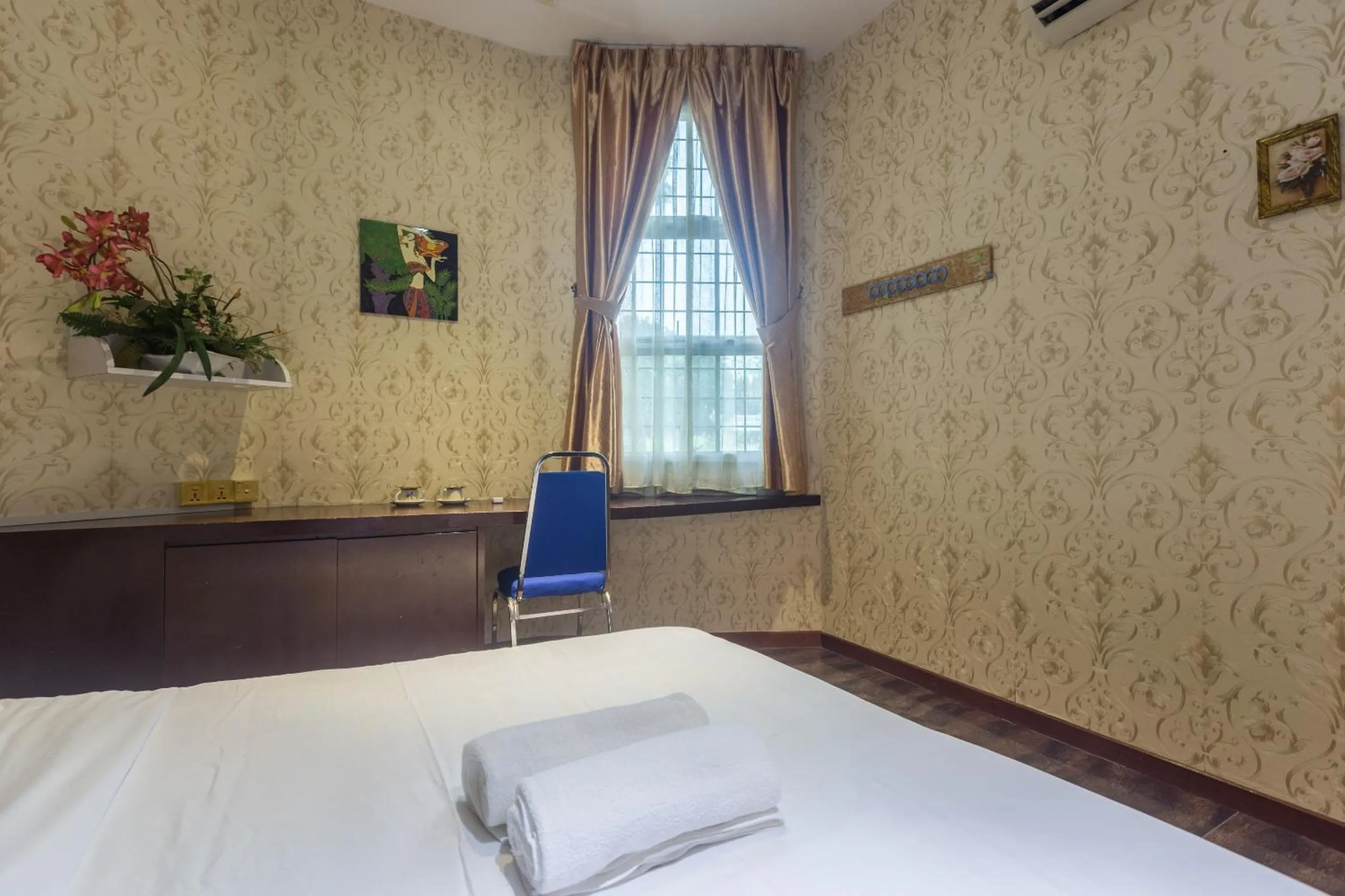 Bedroom, Bed in Hotel O Rebecca's Homes