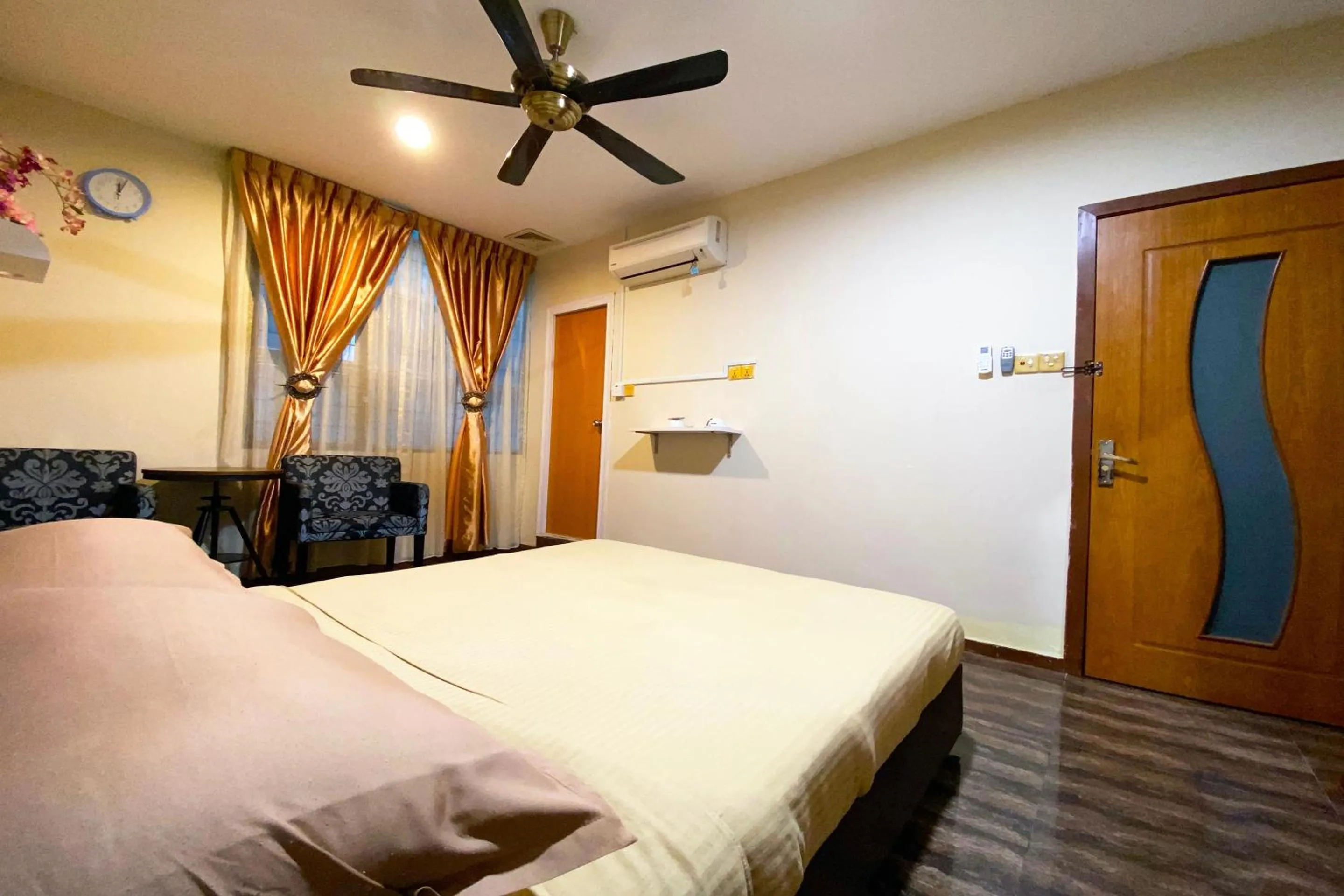 Bedroom, Bed in Hotel O Rebecca's Homes