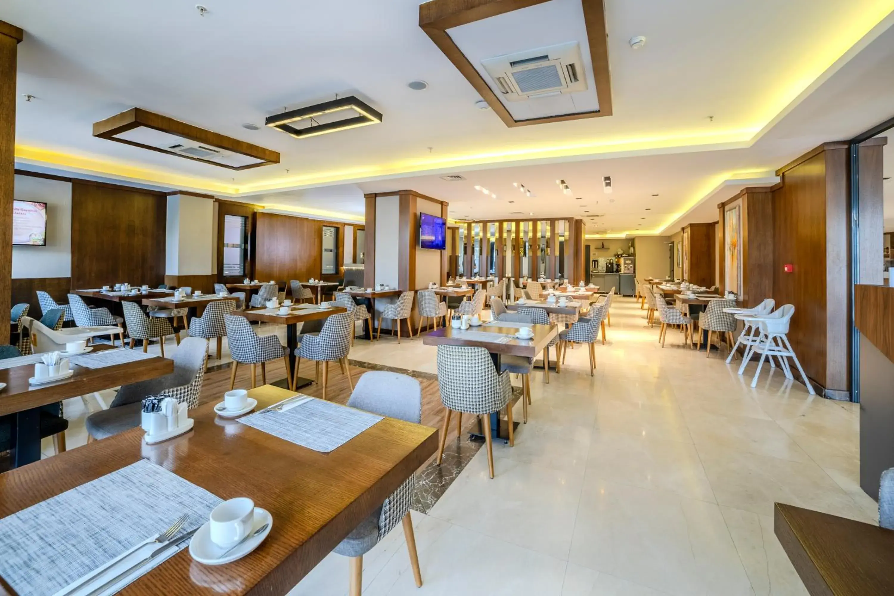 Restaurant/places to eat in Royal Termal Hotel Restaurant/places to eat in Royal Termal Hotel