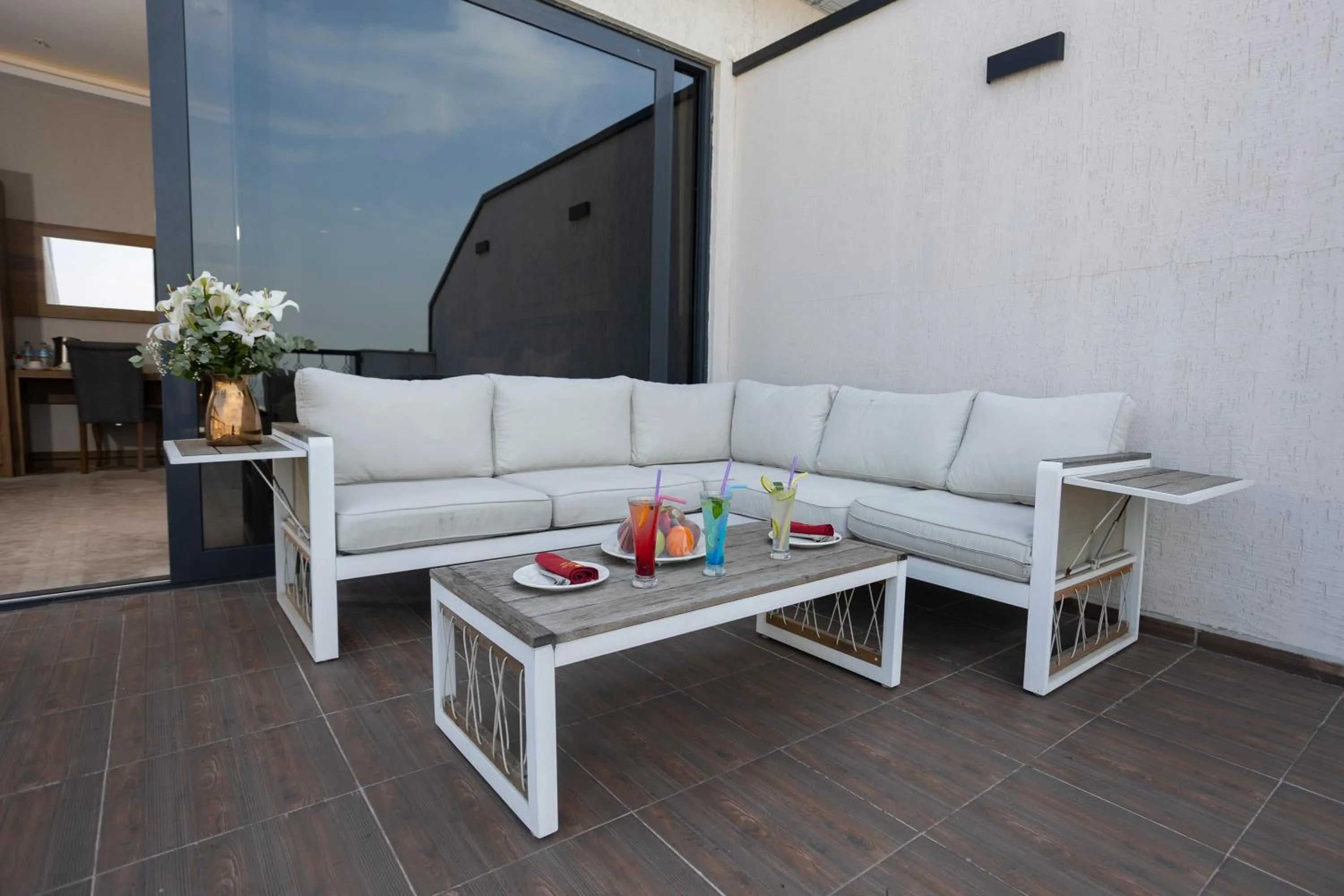 Seating area in Royal Termal Hotel