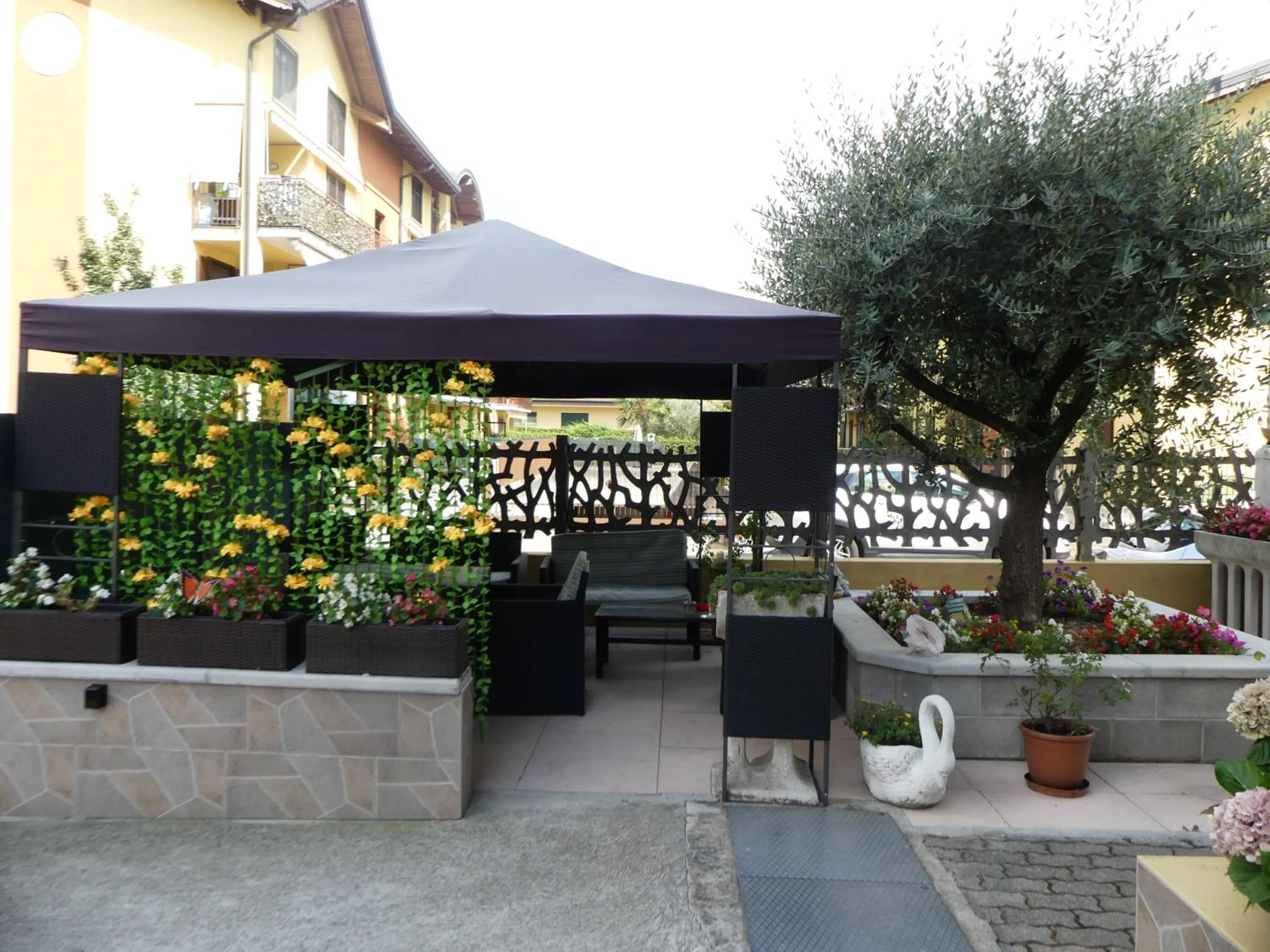 Garden view in I Fiori di Malpensa
