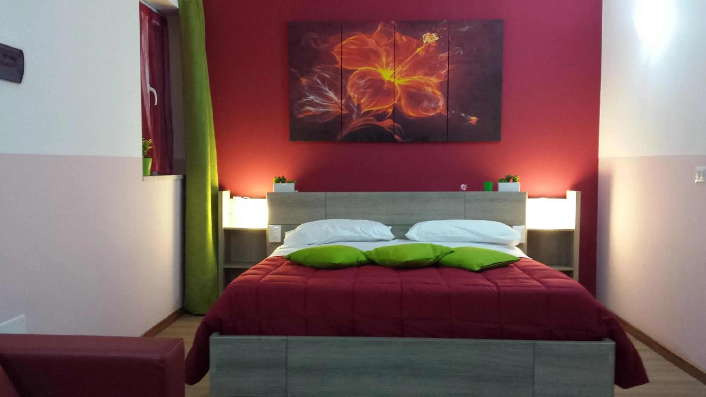 Photo of the whole room, Bed in I Fiori di Malpensa