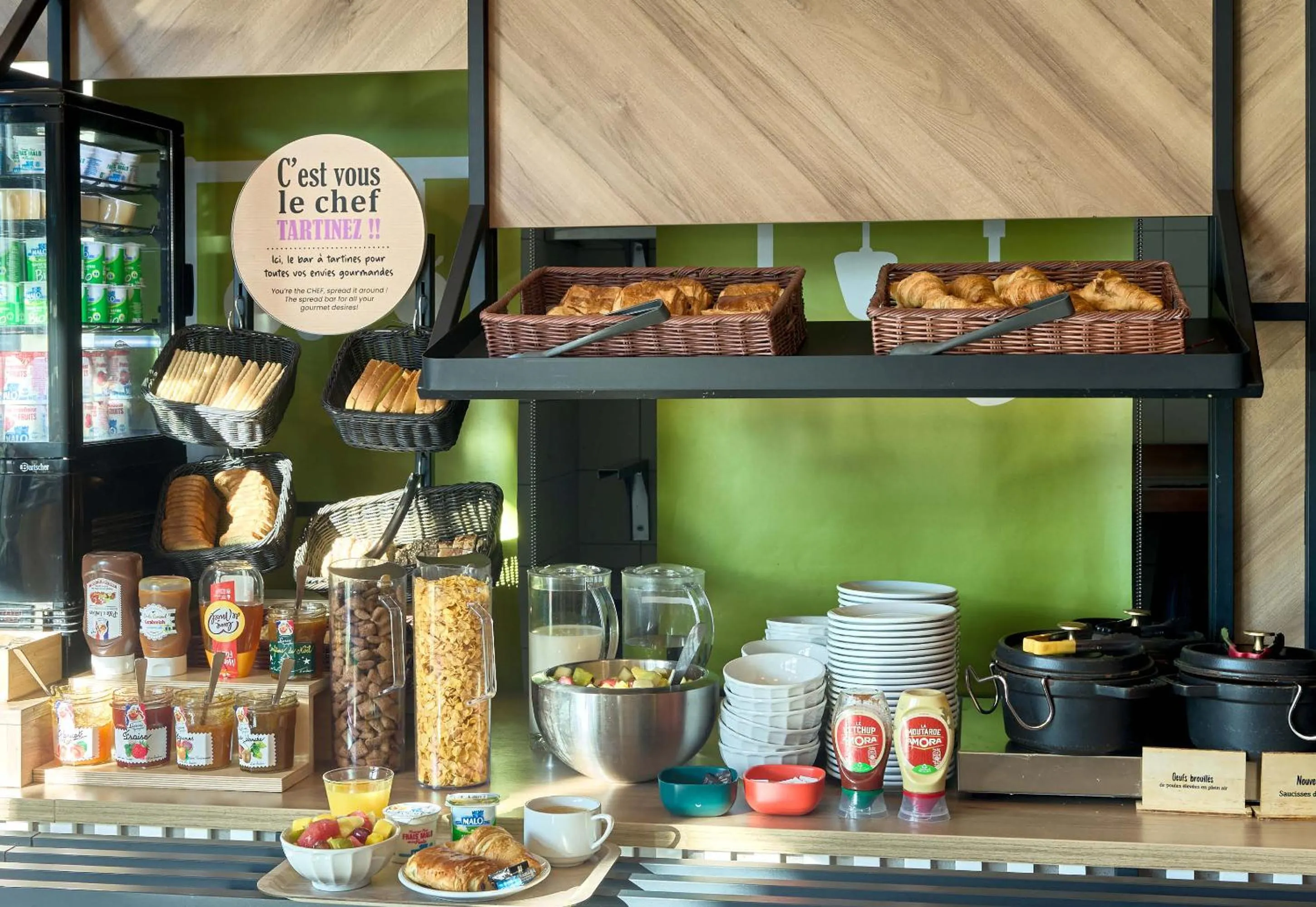 Buffet breakfast in B&B HOTEL Paris Meudon Vélizy