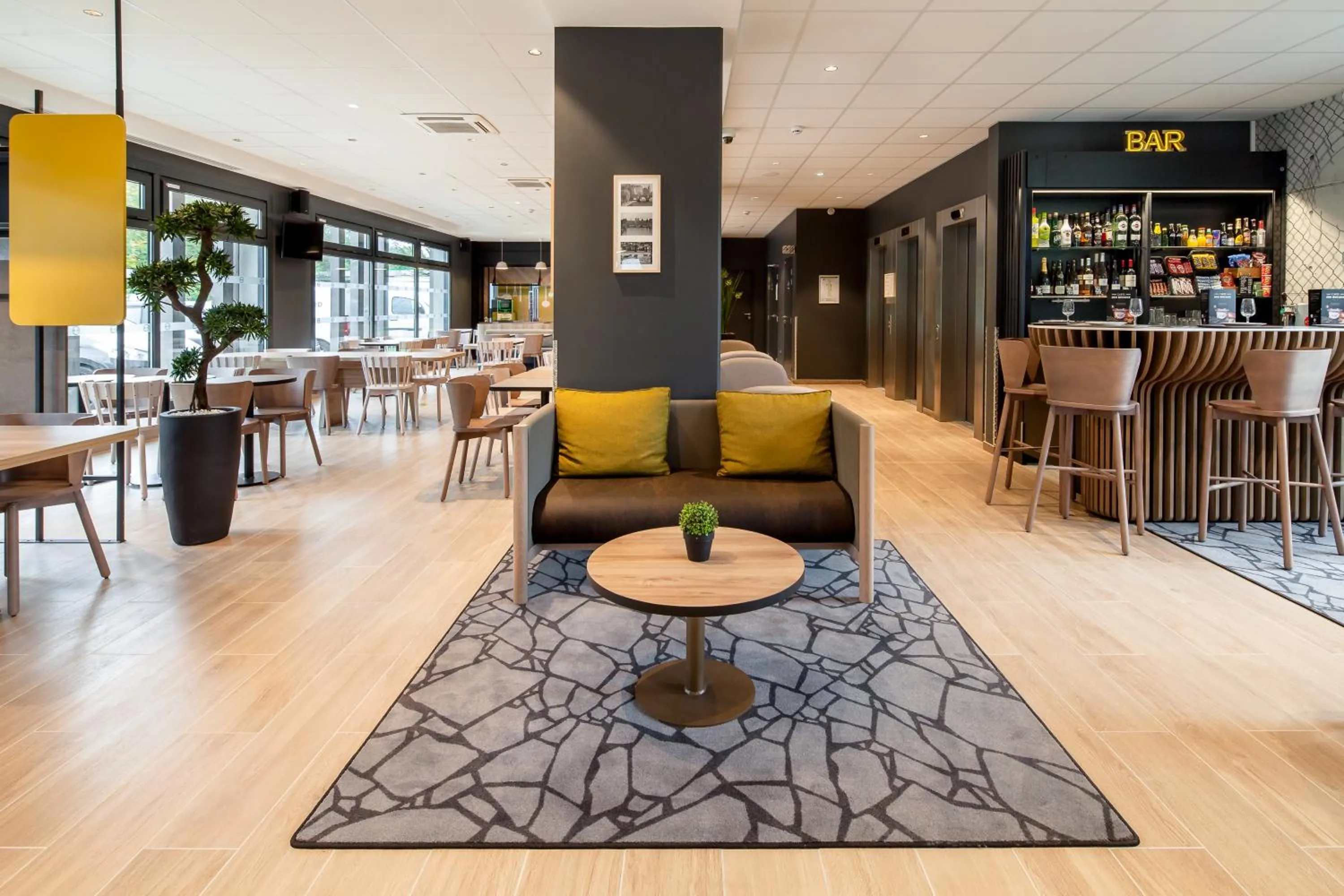 Lounge or bar in B&B HOTEL Paris Meudon Vélizy