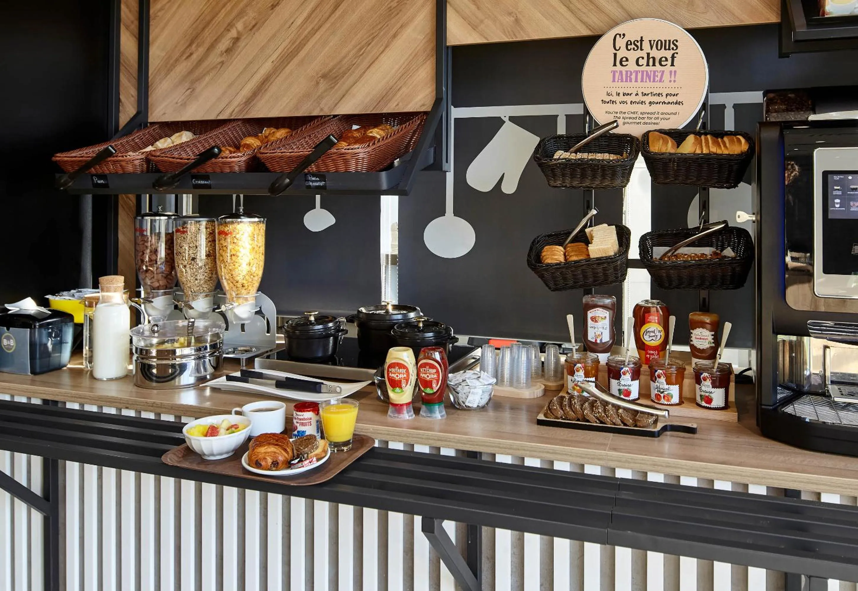 Buffet breakfast in B&B HOTEL Saint-Denis Porte de Paris