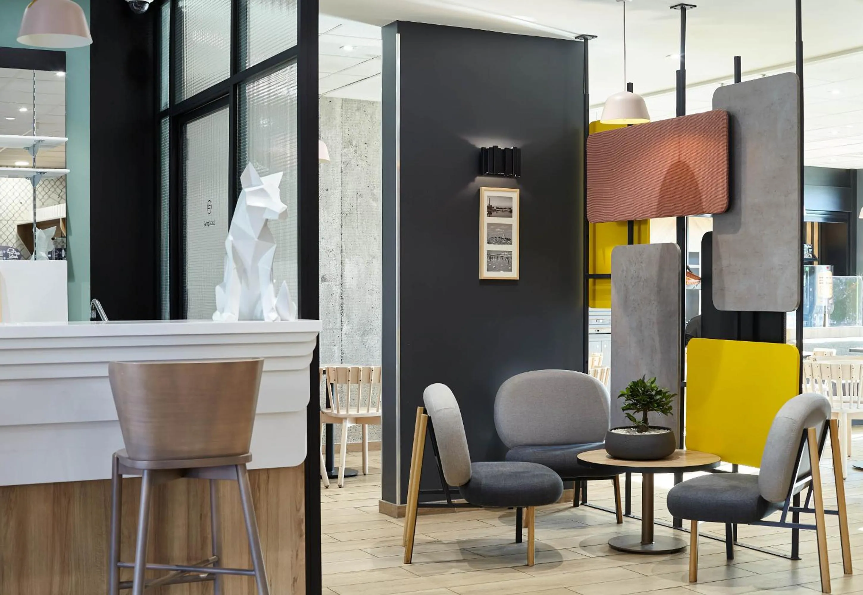 Seating area in B&B HOTEL Saint-Denis Porte de Paris