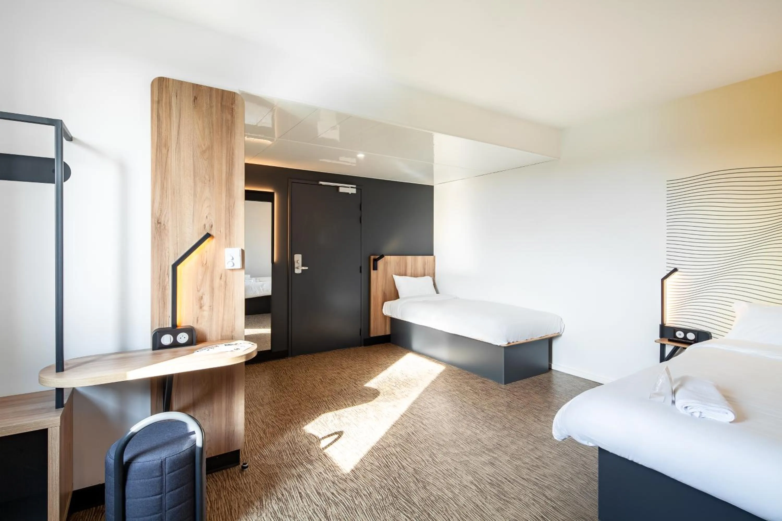 Bedroom, Bed in B&B HOTEL Saint-Denis Porte de Paris