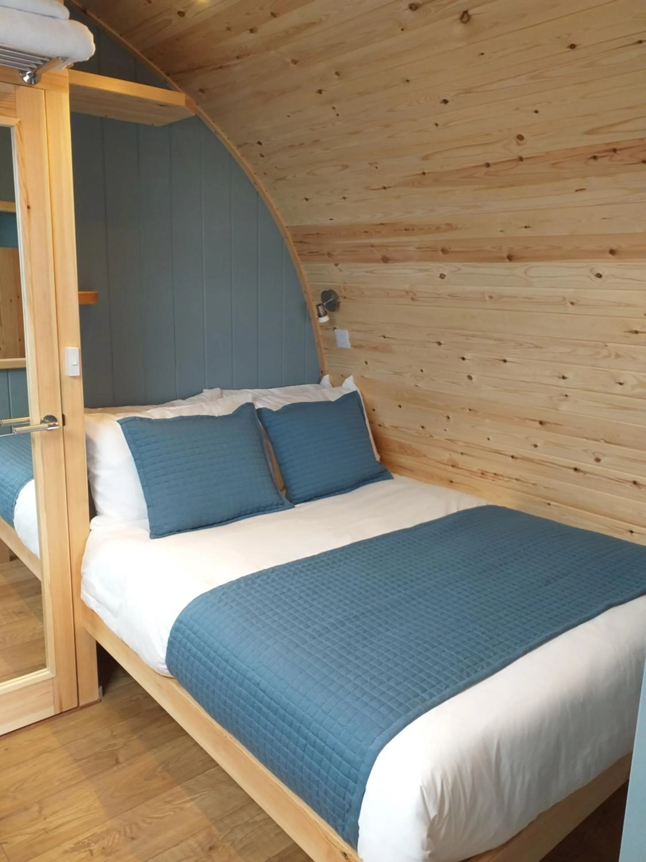 Bedroom, Bed in North Star Glamping