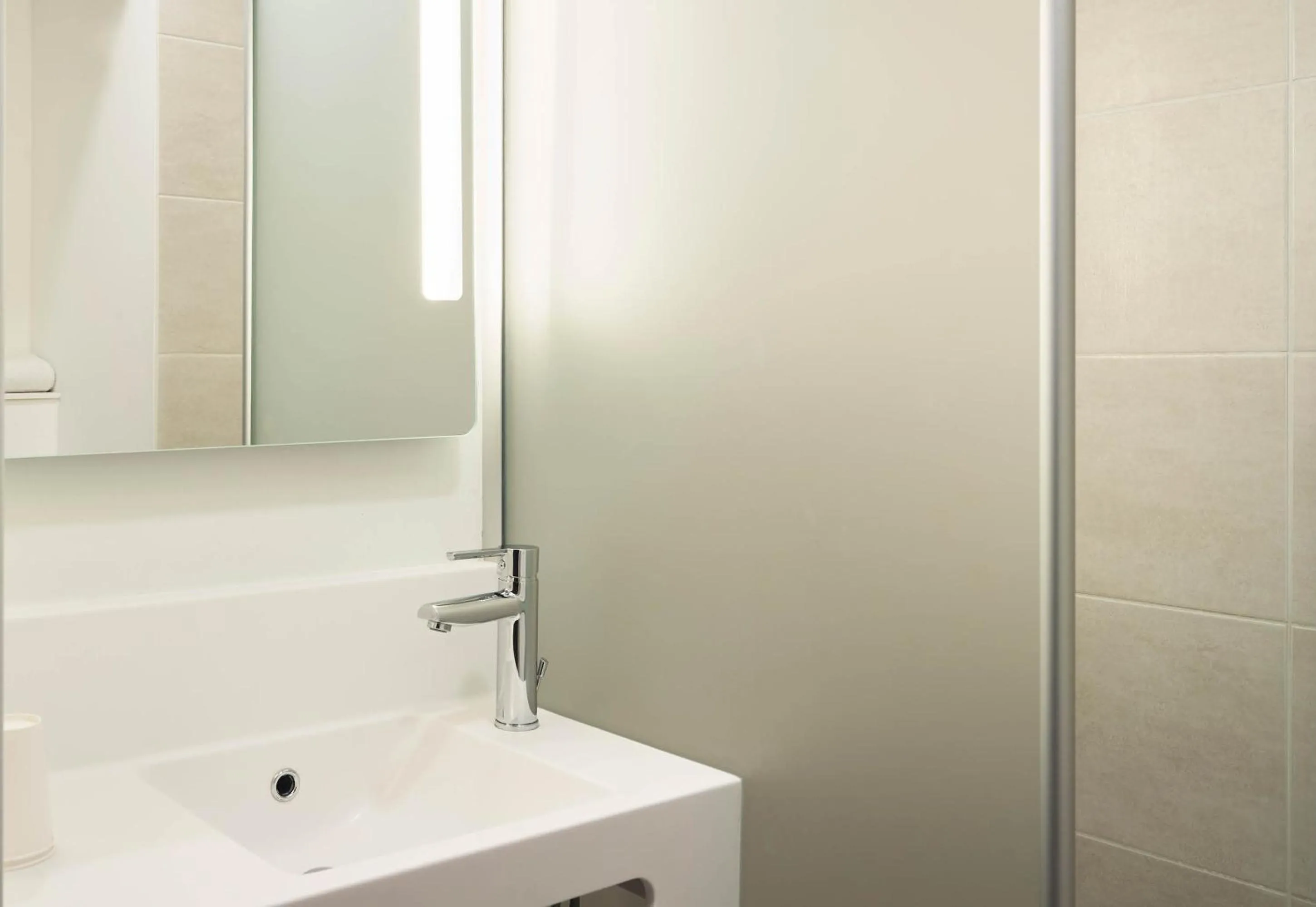 Bathroom in B&B HOTEL Paris Porte de Bagnolet