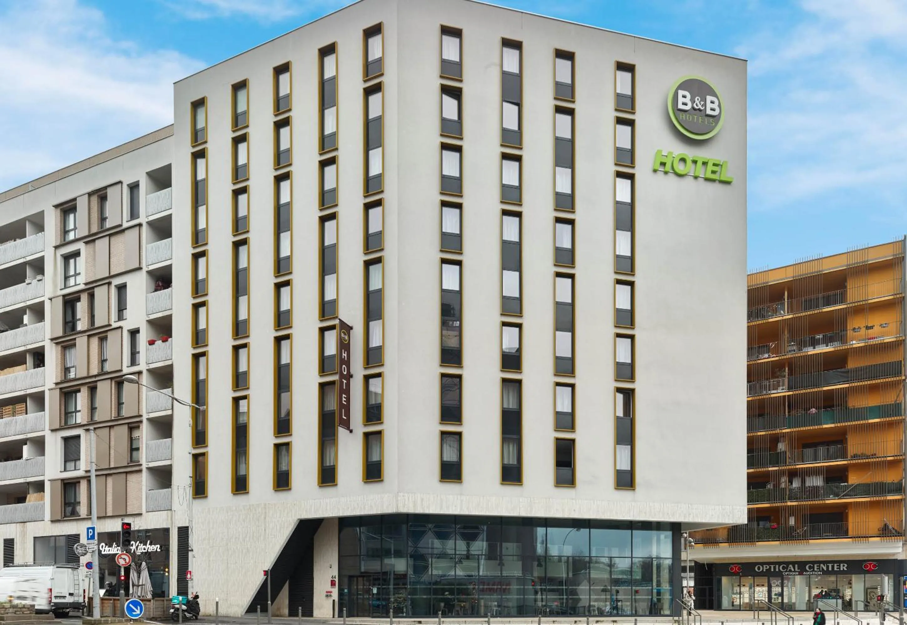 Property building in B&B HOTEL Paris Porte de Bagnolet