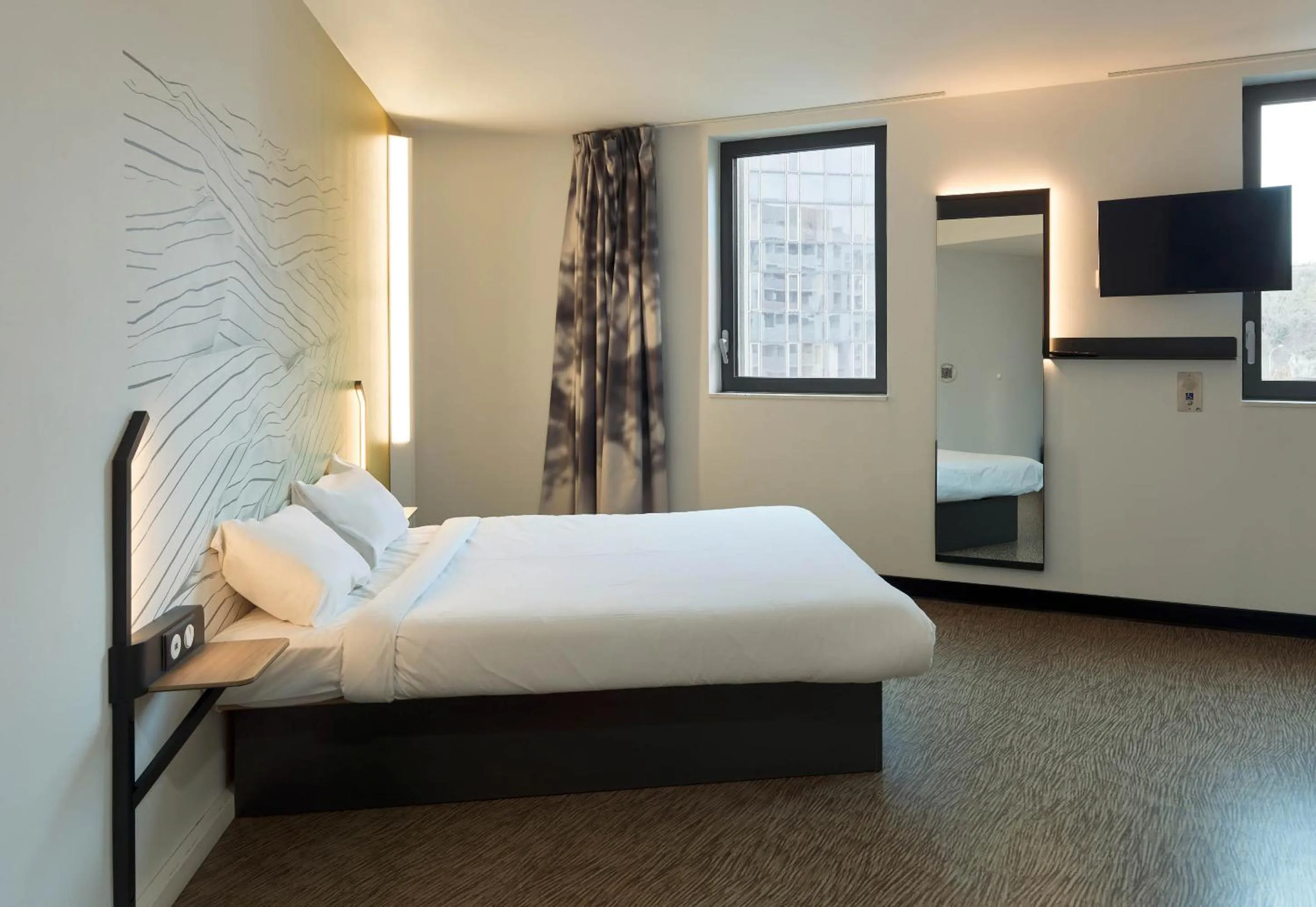 Bedroom, Bed in B&B HOTEL Paris Porte de Bagnolet