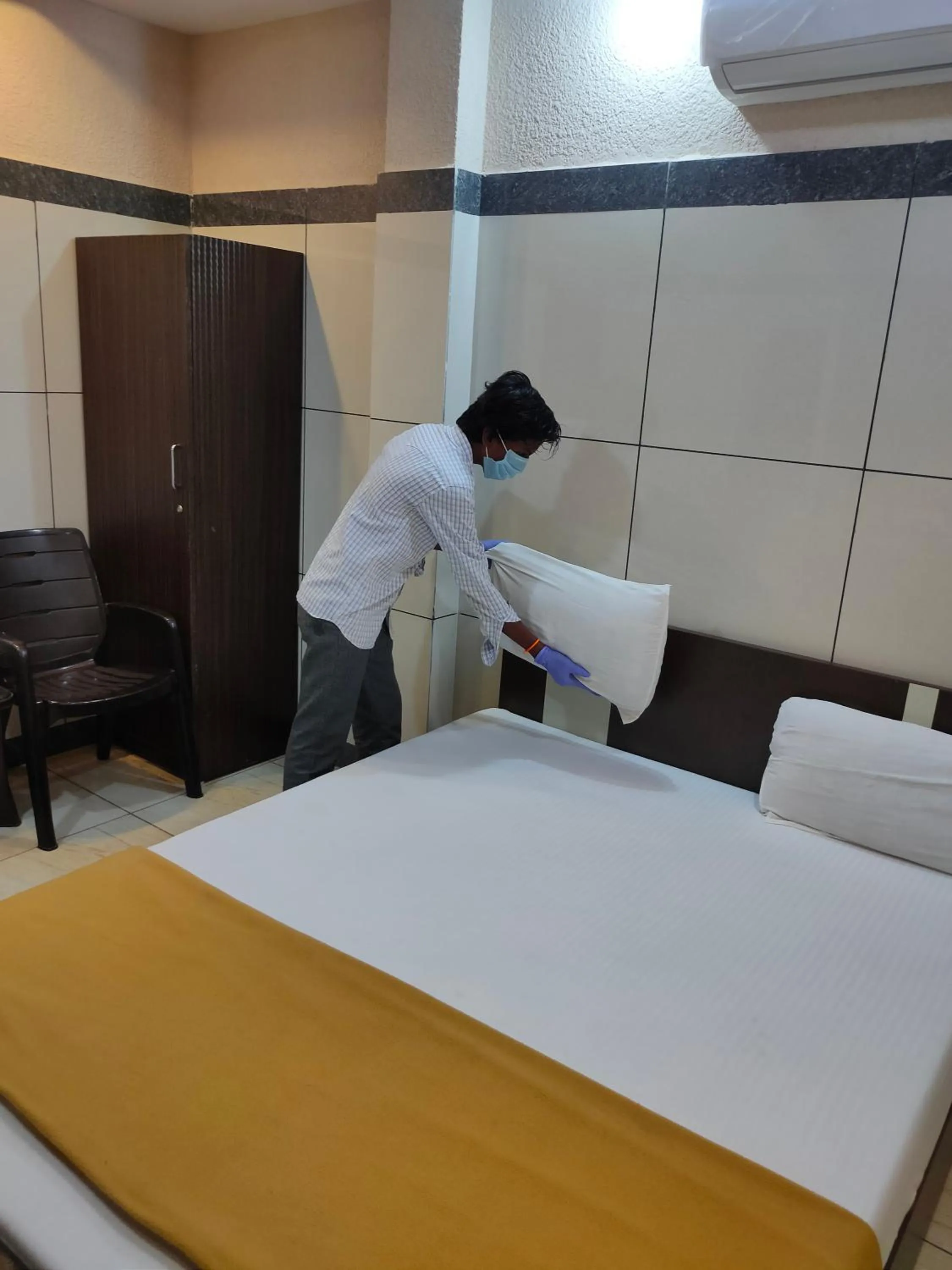 Bed in Sar Raj S R RESIDENCY