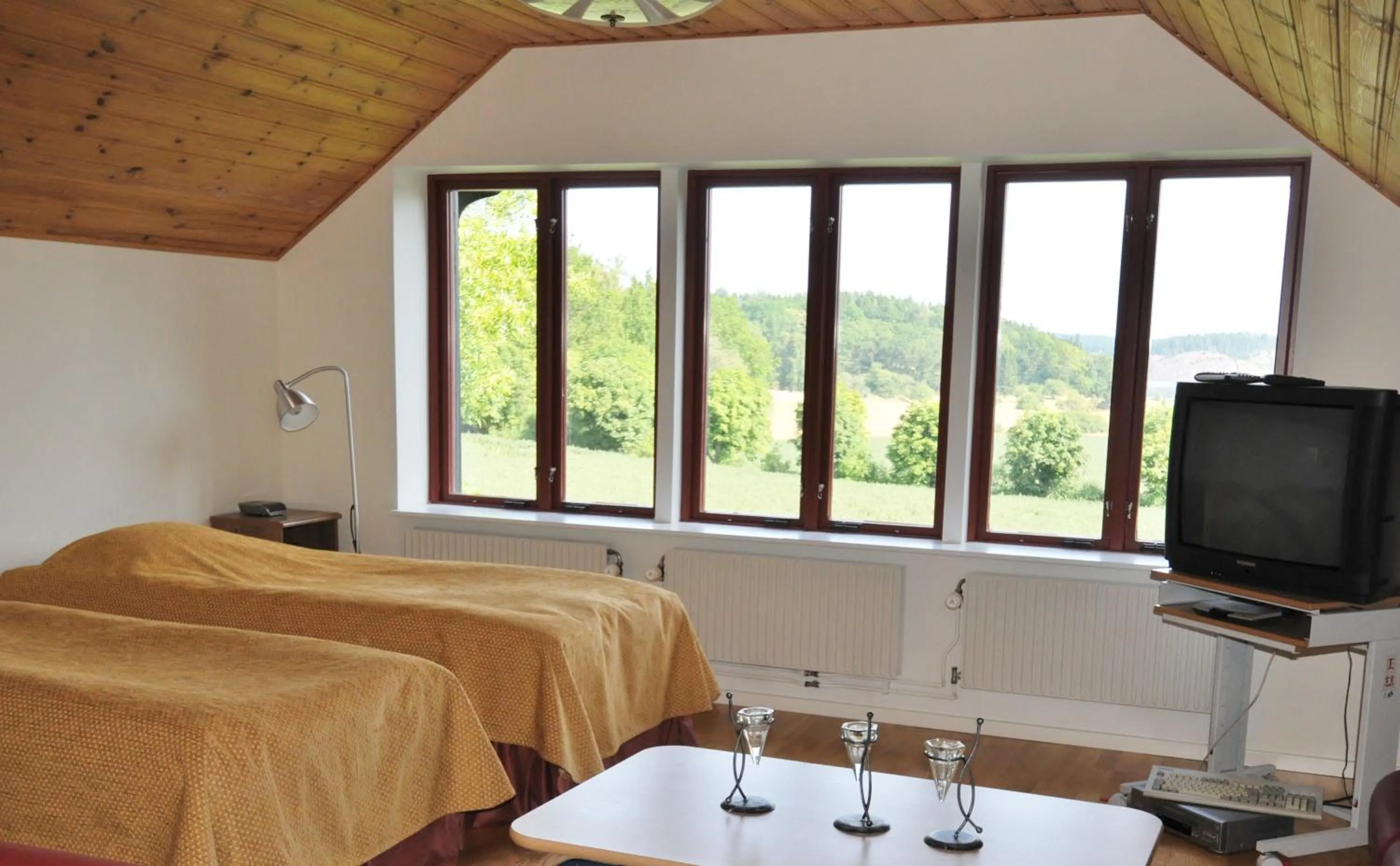 Photo of the whole room in Husby Säteri