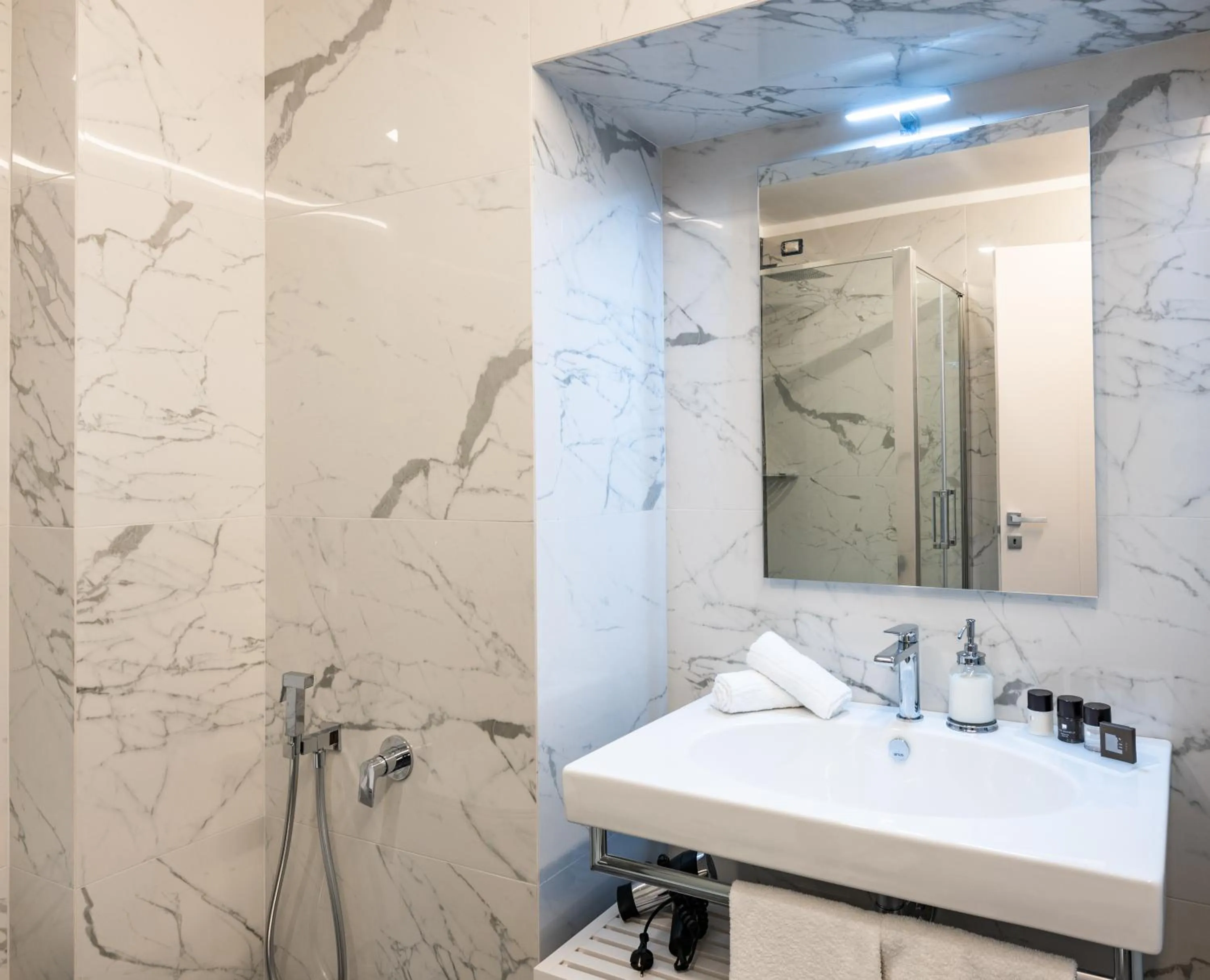 Bathroom in Kairos by Florence Art Apartments